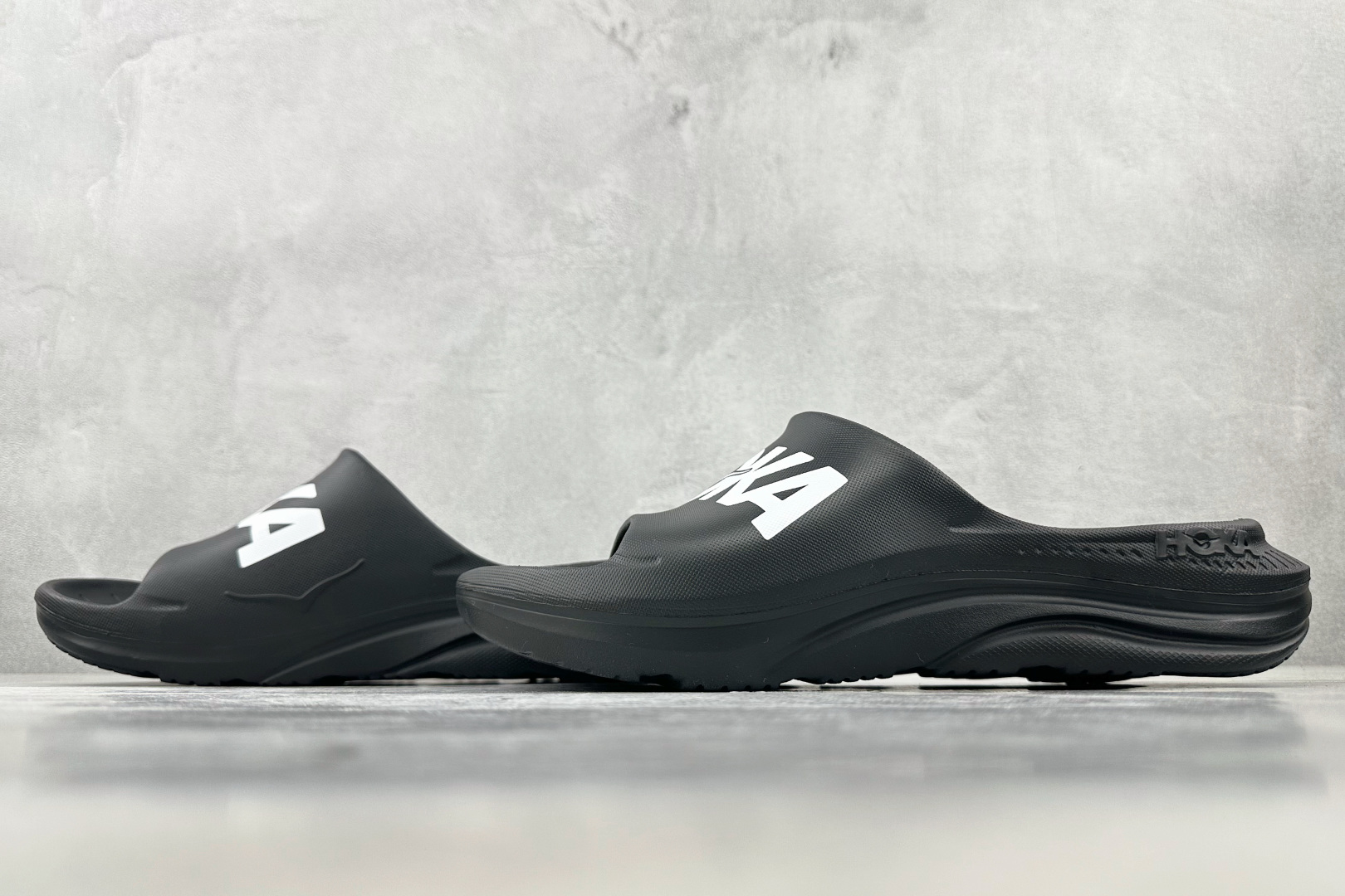 HOKA ONE ONE Ora Athletic Slide 黑白色 1155154-BWHT