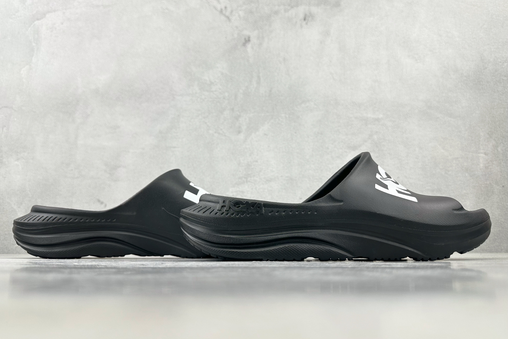 HOKA ONE ONE Ora Athletic Slide 黑白色 1155154-BWHT