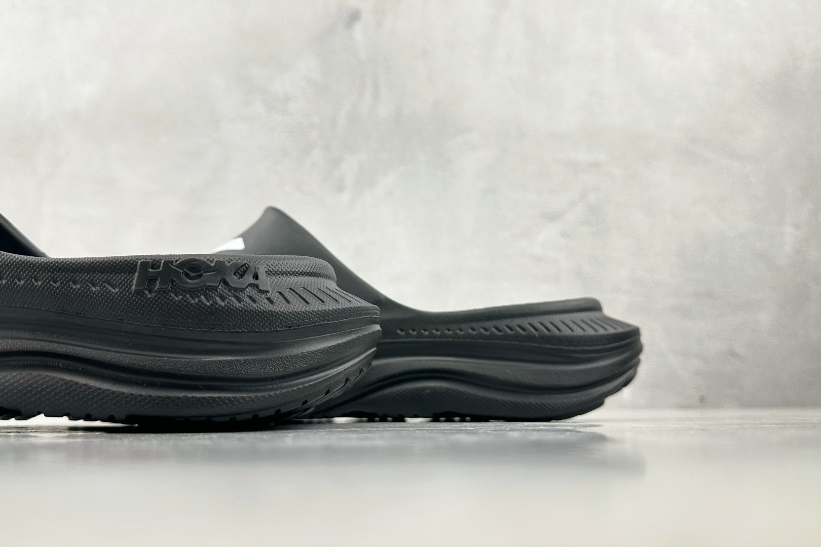 HOKA ONE ONE Ora Athletic Slide 黑白色 1155154-BWHT