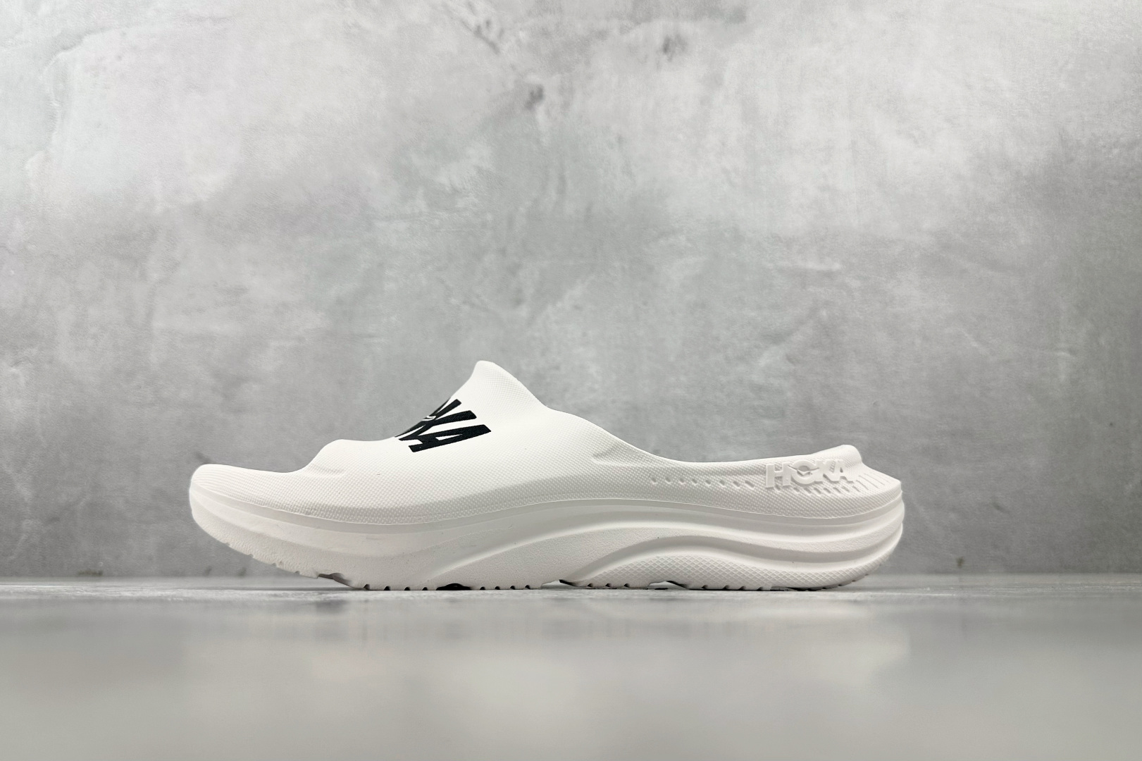 HOKA ONE ONE Ora 白色 1155154-WBLC