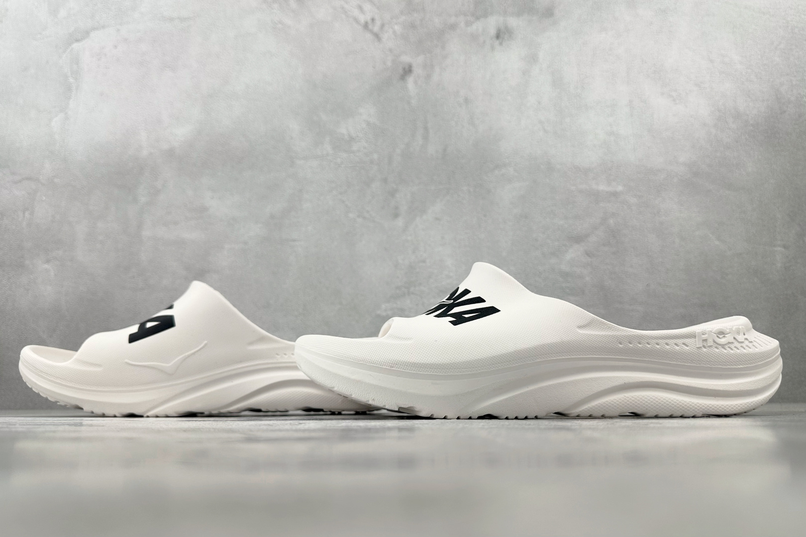 HOKA ONE ONE Ora 白色 1155154-WBLC