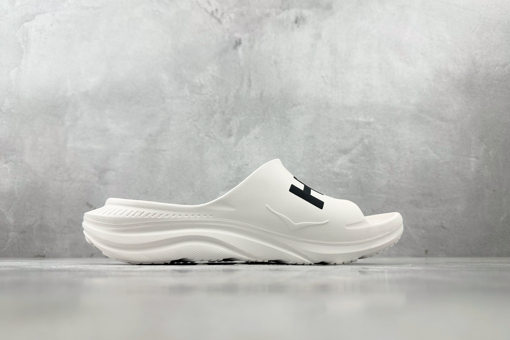 HOKA ONE ONE Ora 白色 1155154-WBLC