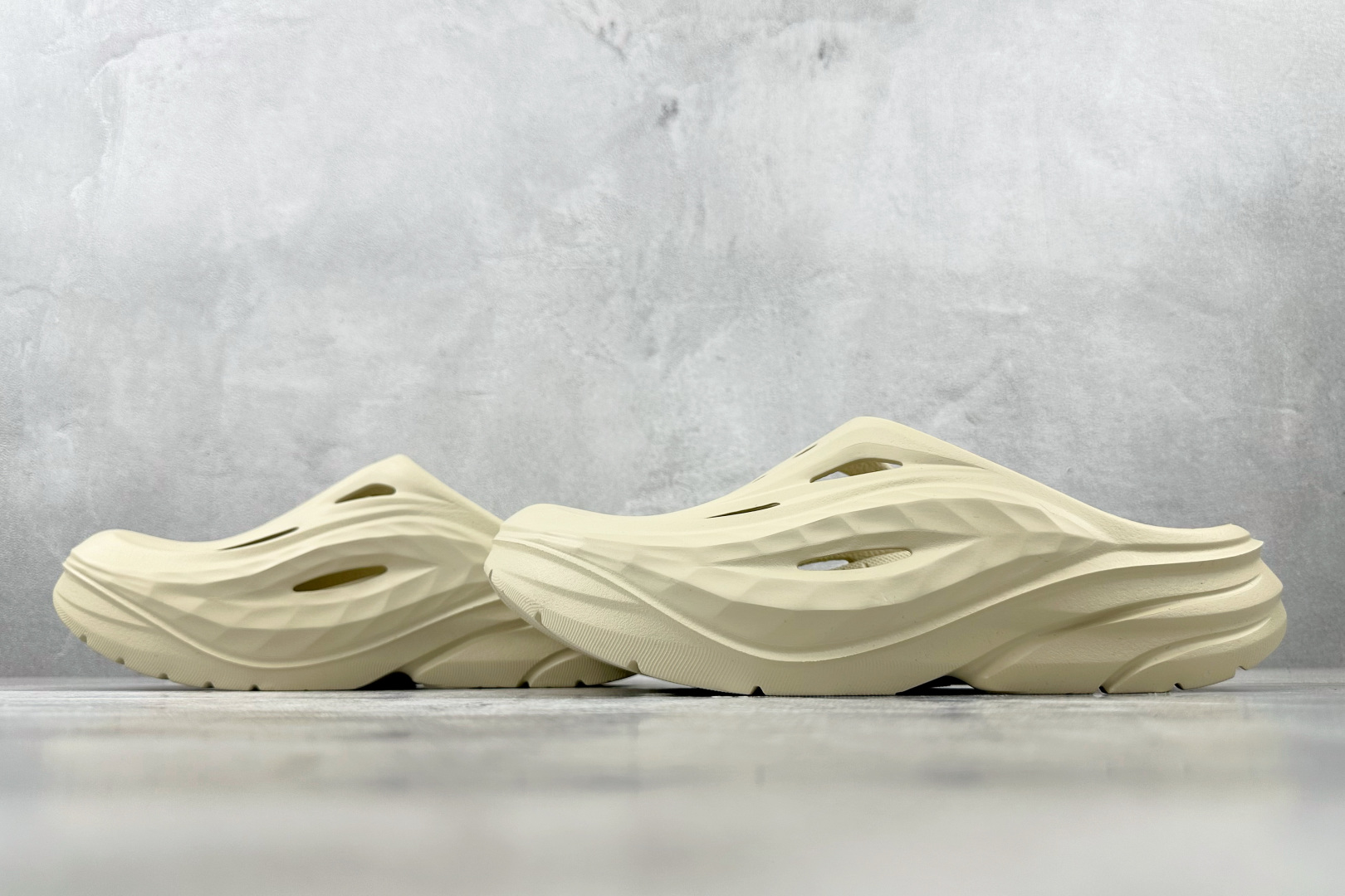 HOKA ONE ONE Ora Recovery mule 白色 1147951