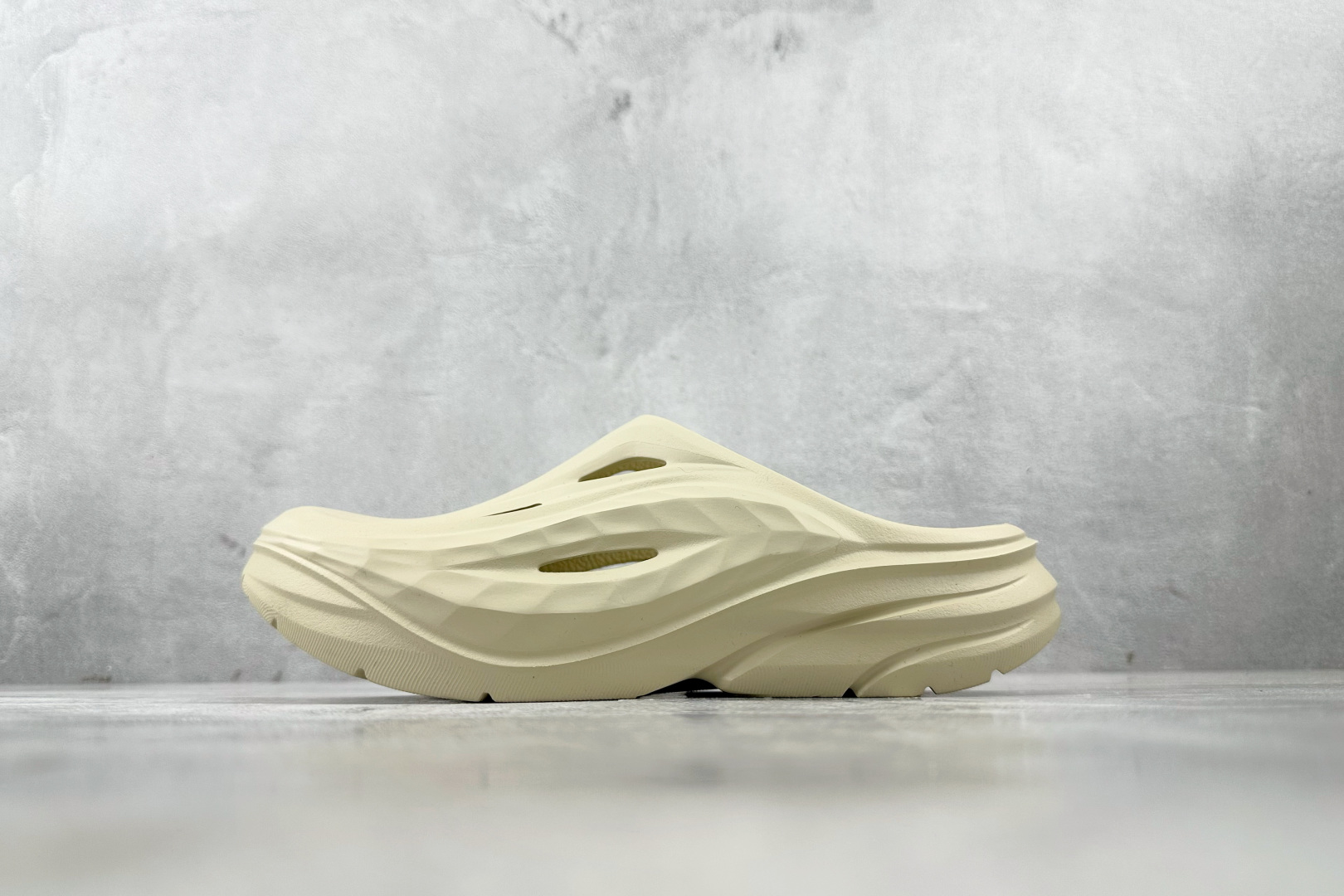 HOKA ONE ONE Ora Recovery mule 白色 1147951