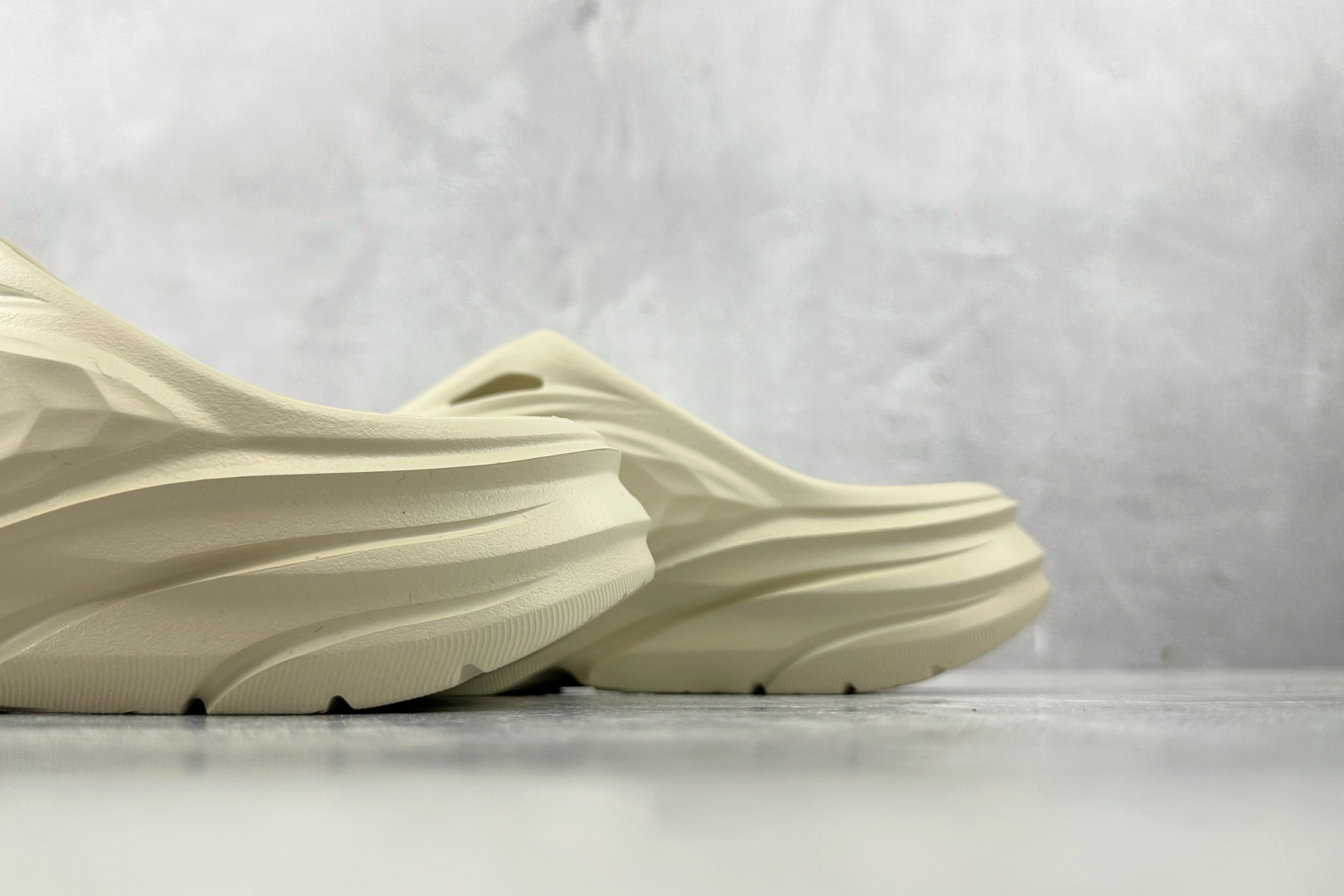 HOKA ONE ONE Ora Recovery mule 白色 1147951