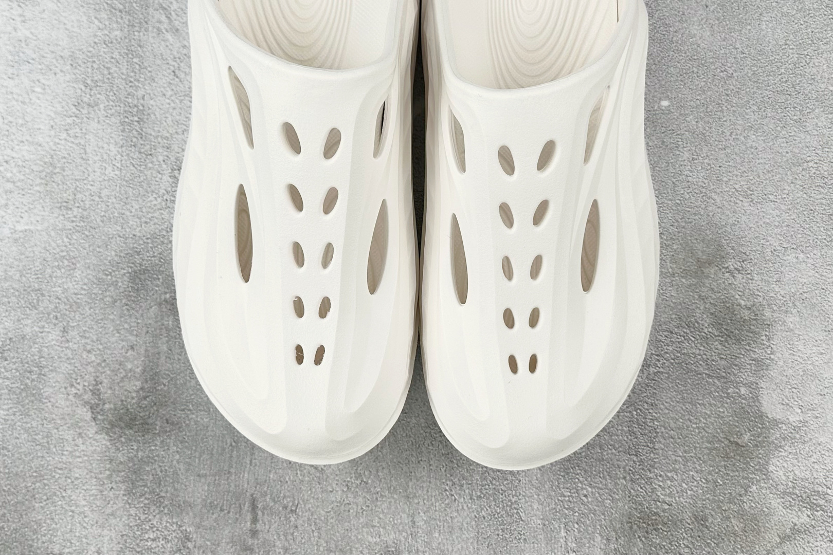 HOKA ONE ONE Ora Recovery mule 白色 1147951-WWH
