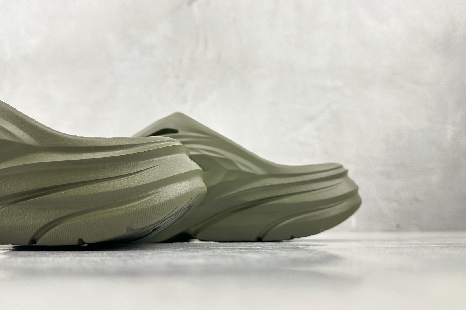 HOKA ONE ONE Ora Recovery mule 灰色 1147951-SLTSL