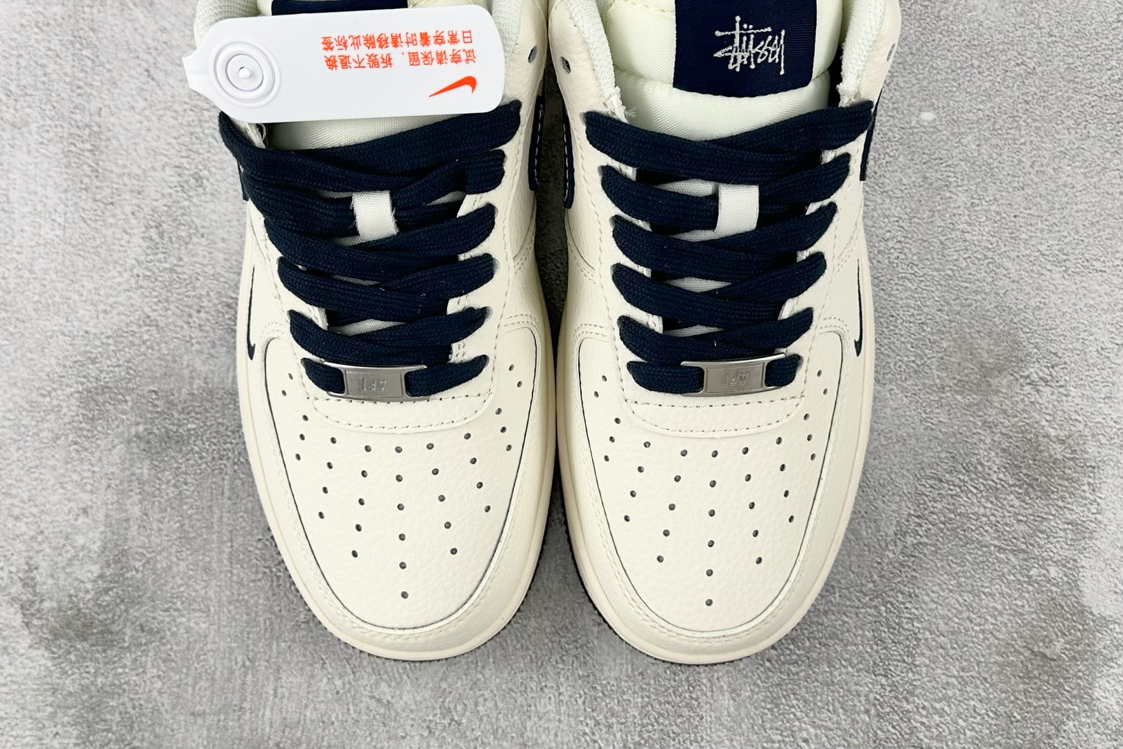 XC 
Nike Air Force 1'07 斯图西 联名 米白黑

货号：ZH2598 309
尺码