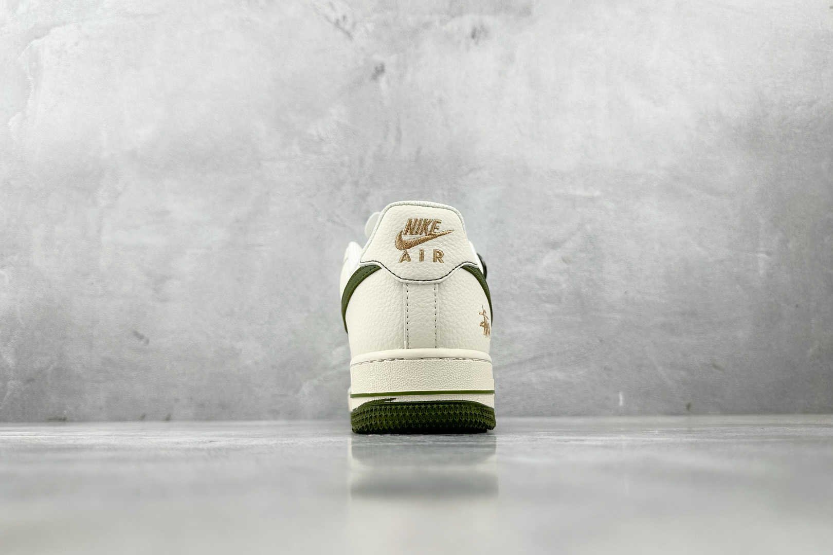 XC 
Nike Air Force 1'07 斯图西 联名 米白绿

货号：XX3168 151
尺码