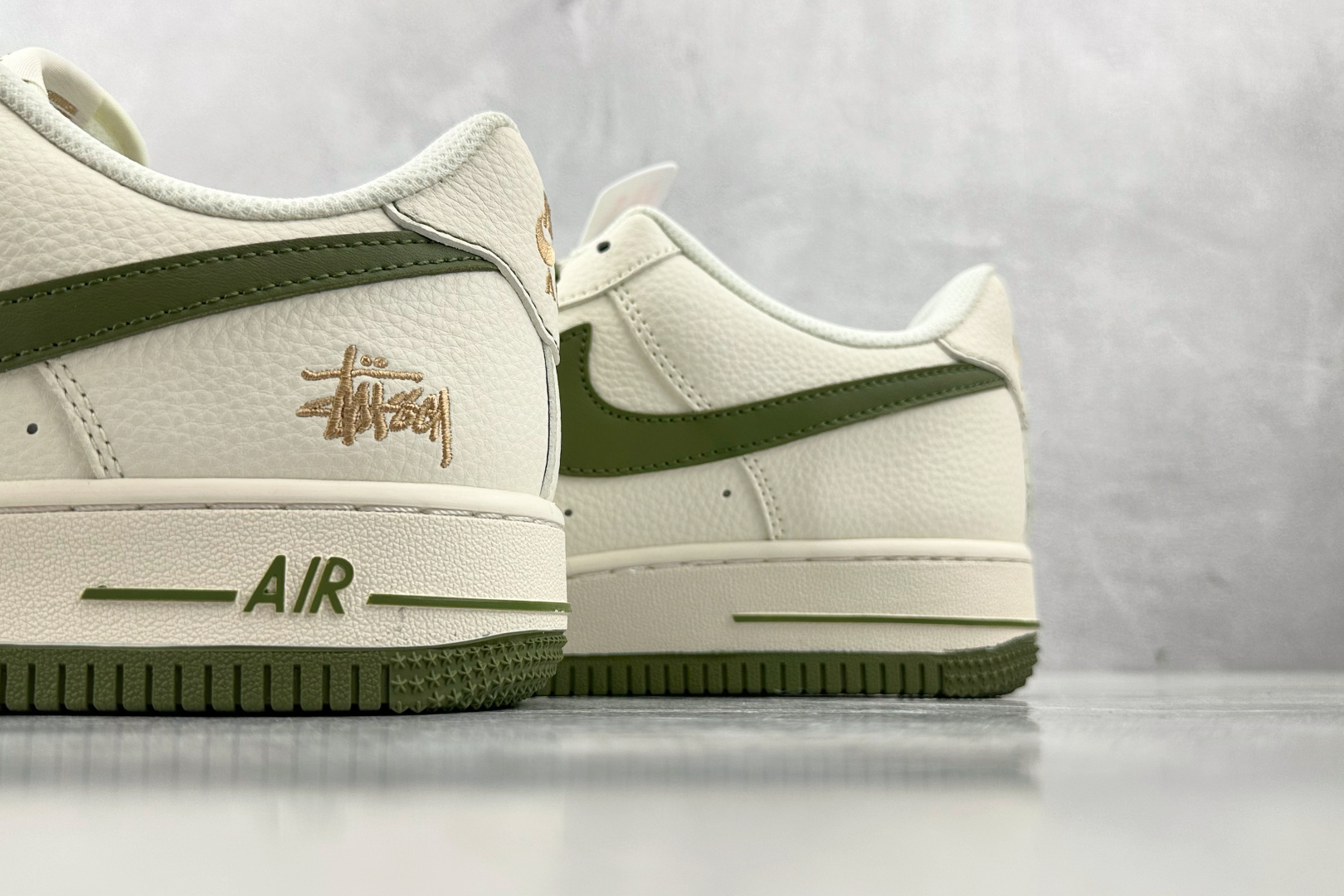 XC 
Nike Air Force 1'07 斯图西 联名 米白绿

货号：XX3168 151
尺码