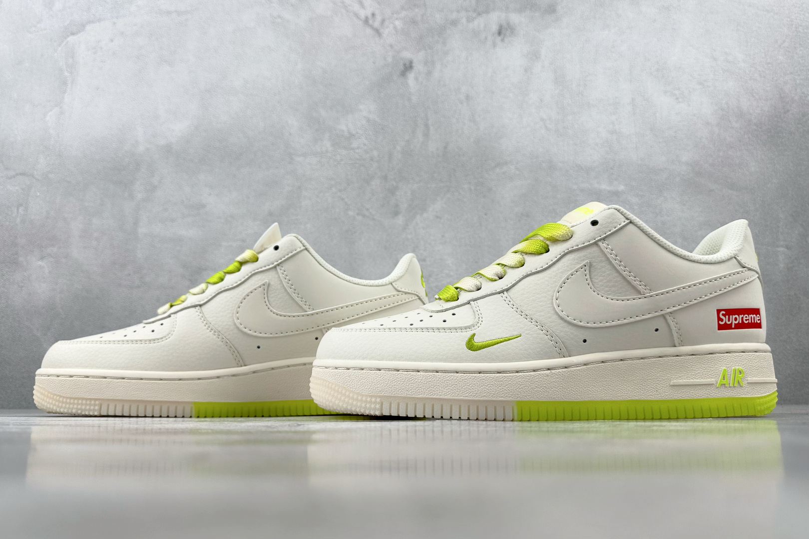 XC 特价 
Nike Air Force 1'07  Supreme 联名 米白绿

货号：BB757