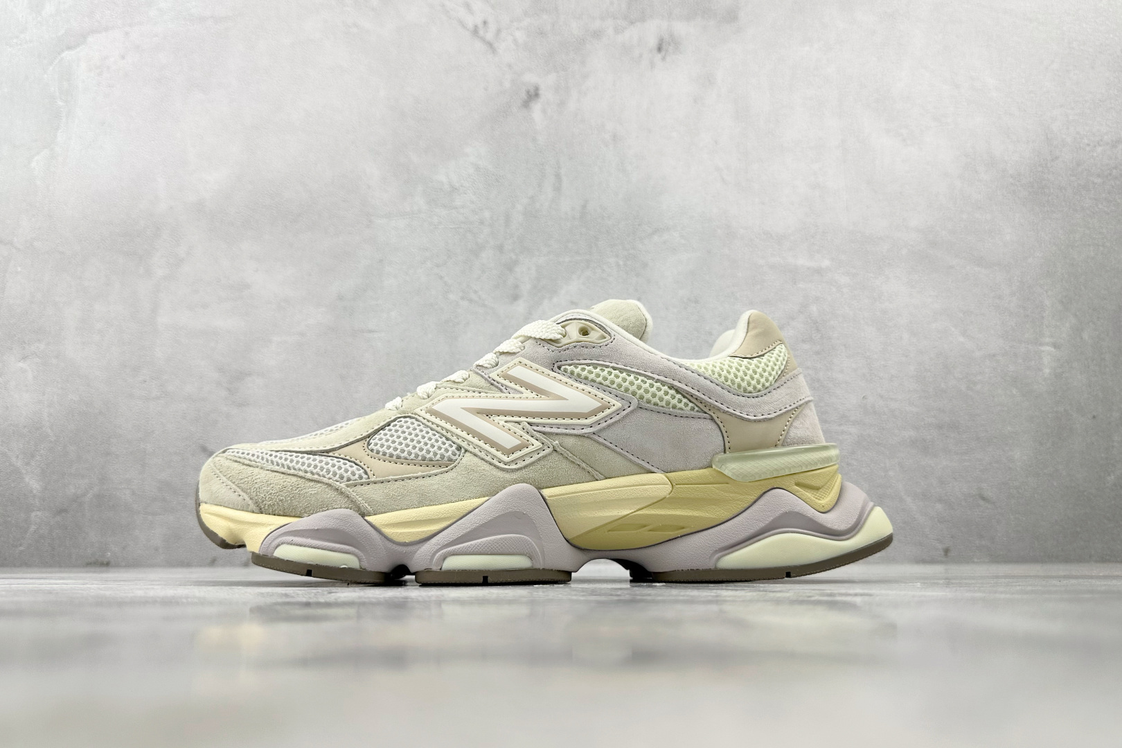 C 版 
大厂出品  New Balance NB 9060 灰米色

货号：U9060EEP
尺码：3