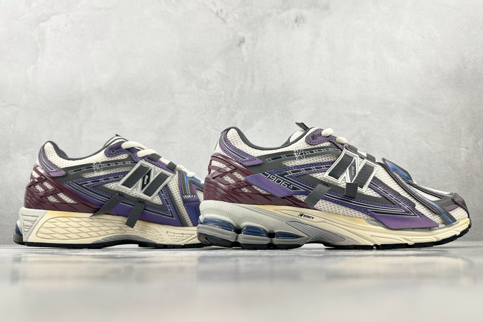 240 大厂出品 New Balance NB 1906A 灰紫 U1906ANB 尺码：36 36.5 37 38.5 39 40 40.5 41 42 42.5 43 44 44.5 45 46 46.5 编码：33