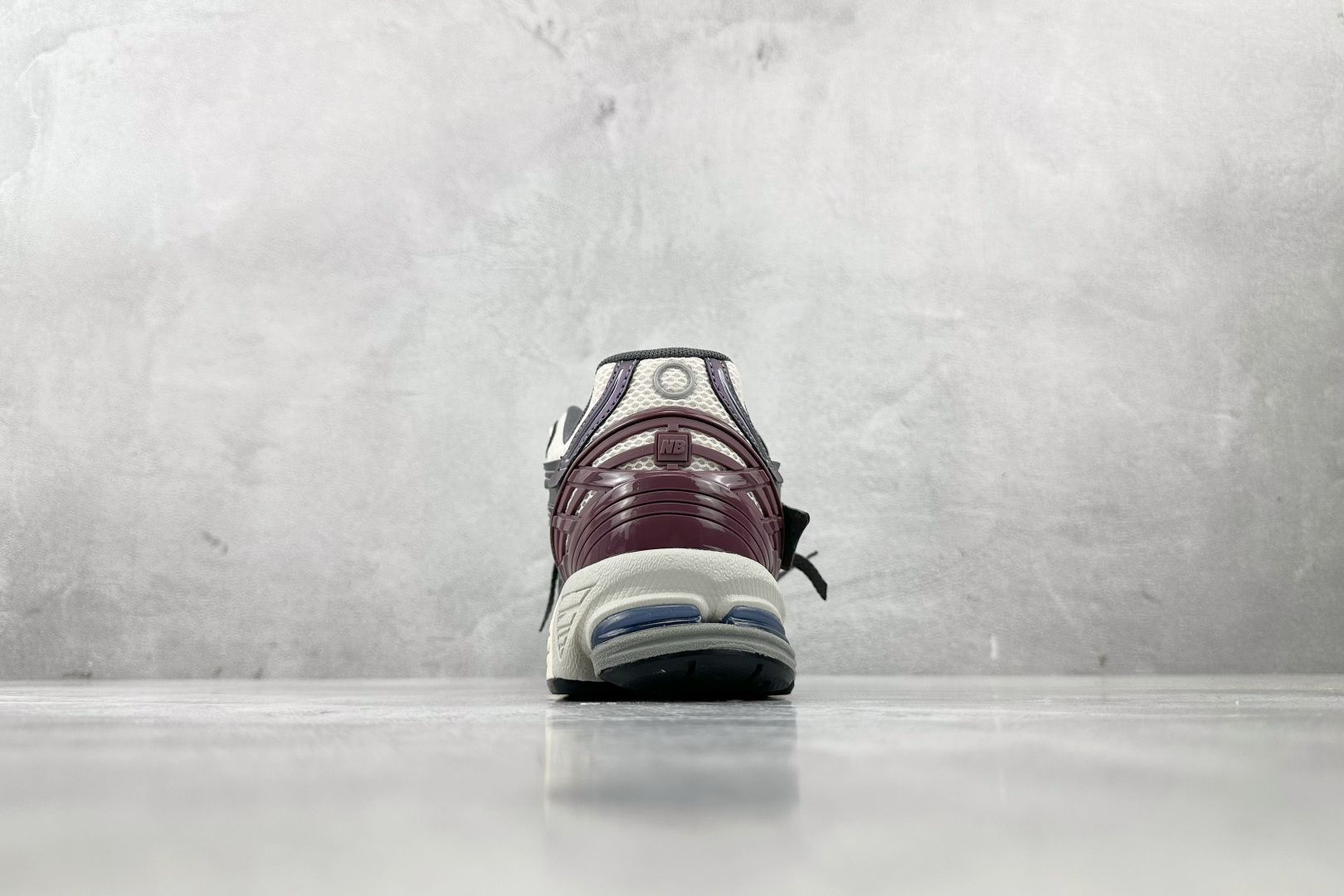 240 大厂出品 New Balance NB 1906A 灰紫 U1906ANB 尺码：36 36.5 37 38.5 39 40 40.5 41 42 42.5 43 44 44.5 45 46 46.5 编码：33