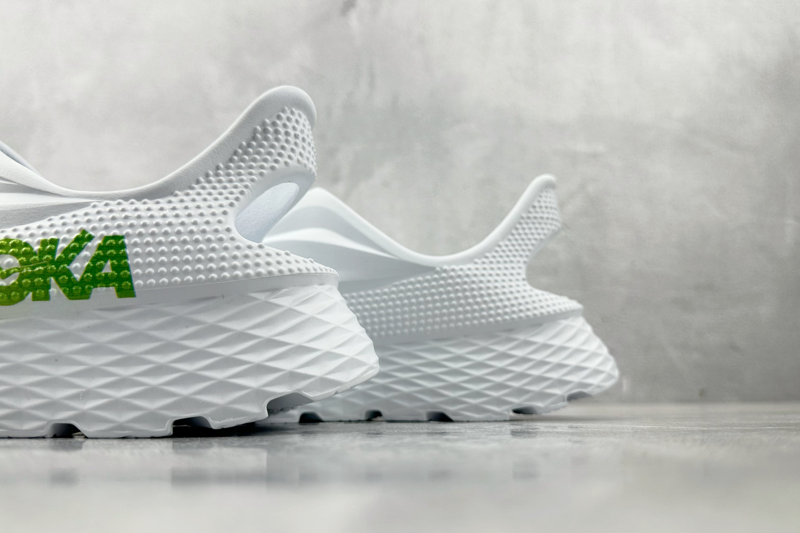 160 HOKA ONE ONE Ora 白色 1147951