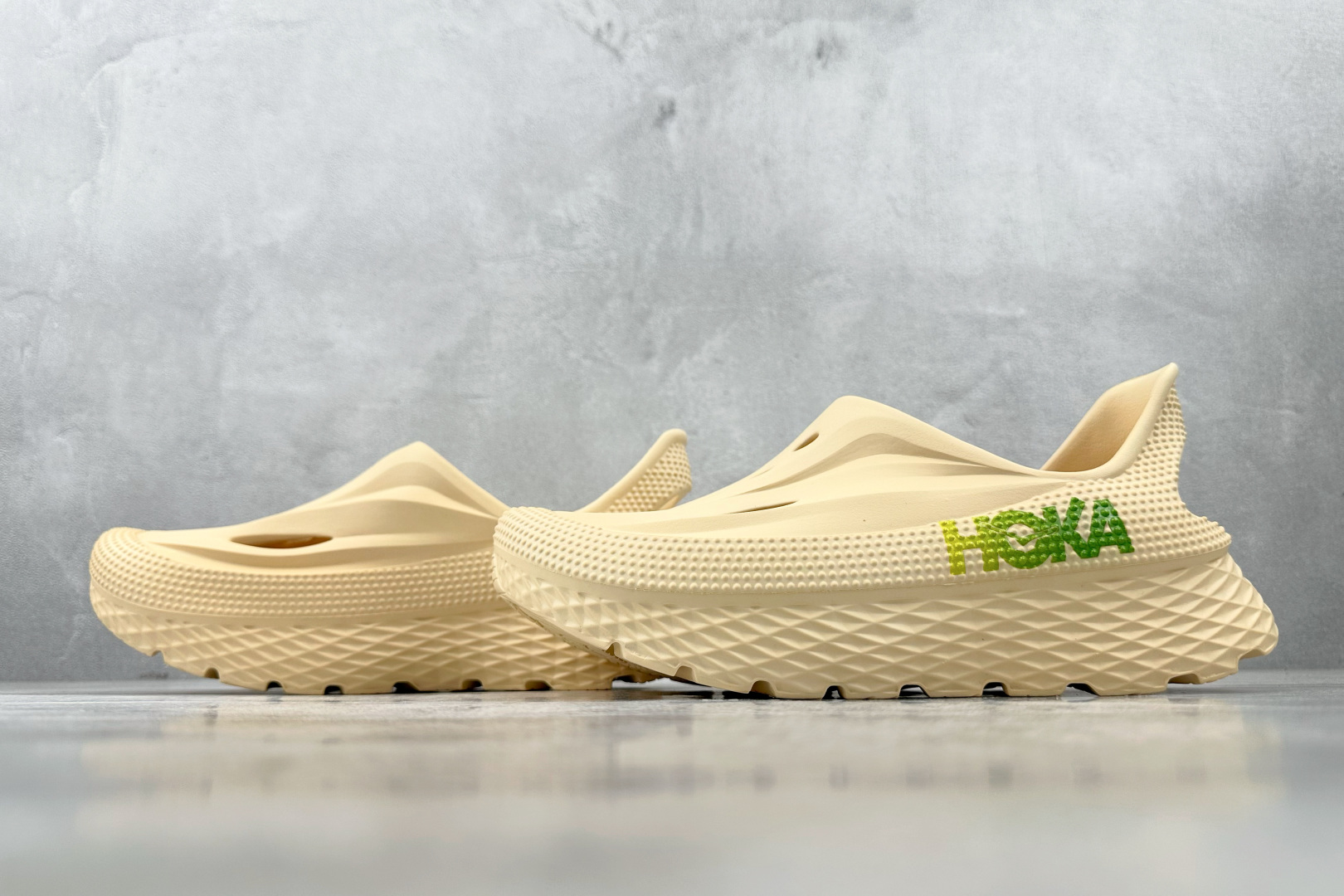 160 HOKA ONE ONE Ora 流沙色 1147951