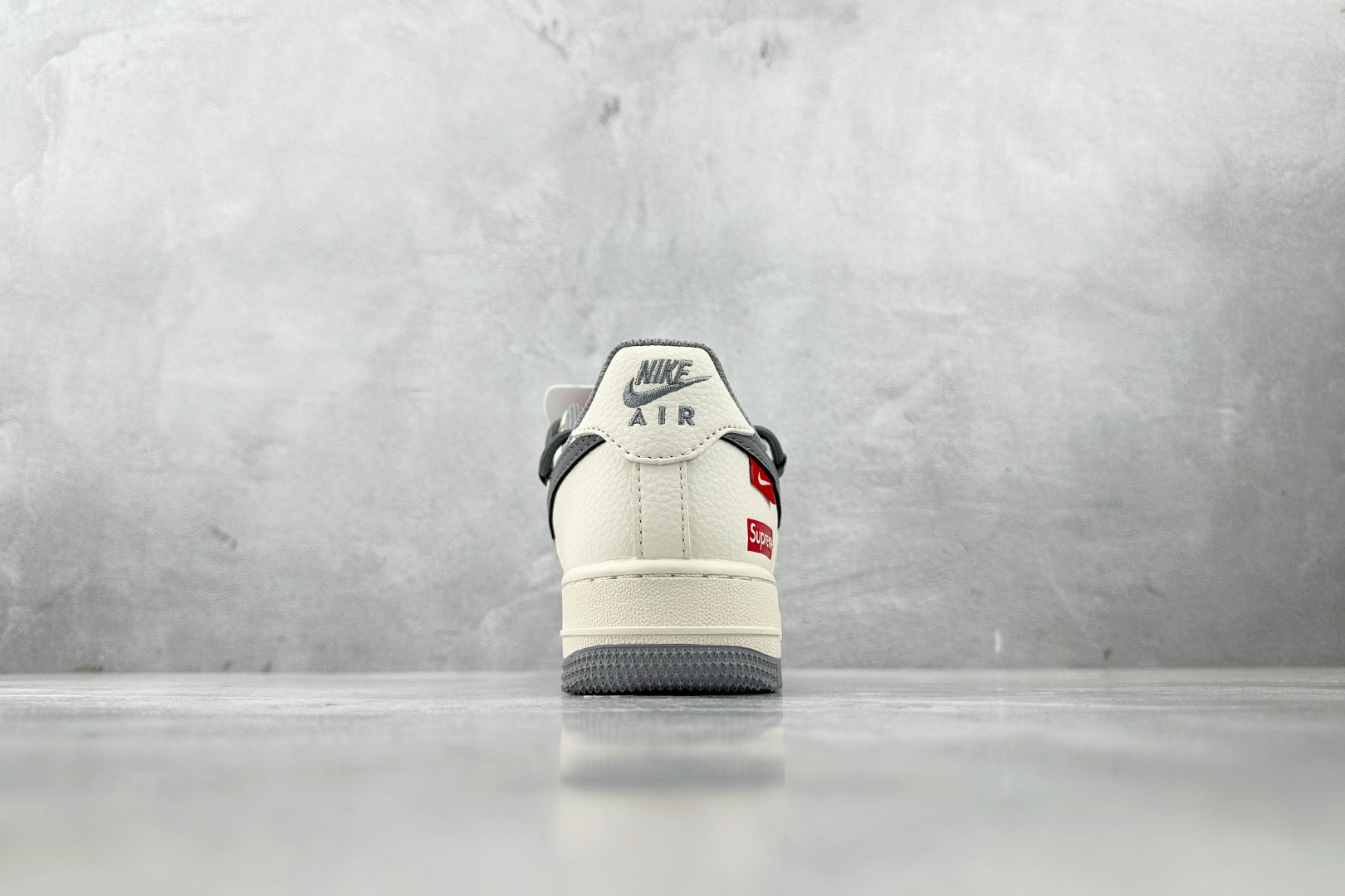 Nike Air Force 1'07 Supreme 联名 米白灰 DM6868-071
