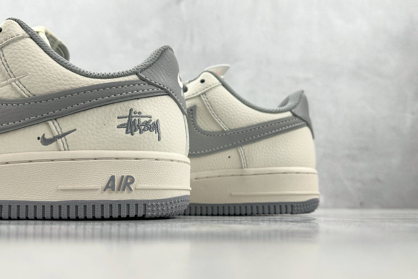 Nike Air Force 1'07 斯图西 联名 米白灰 HH7518-060