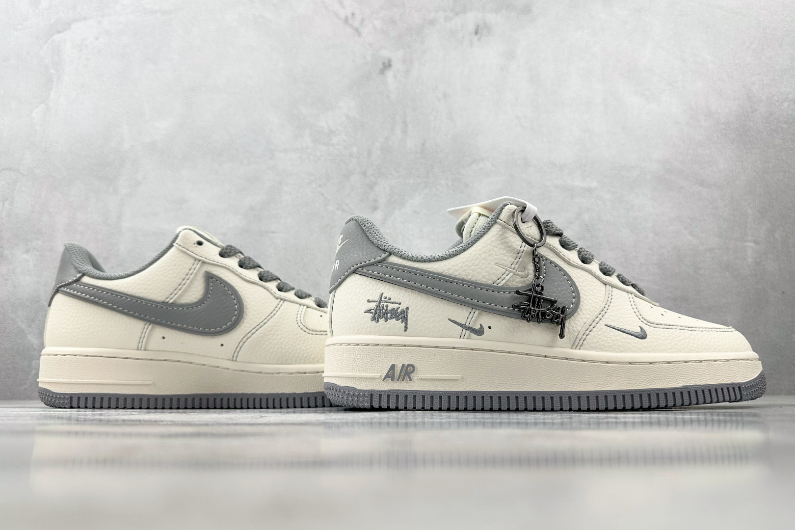 Nike Air Force 1'07 斯图西 联名 米白灰 HH7518-060