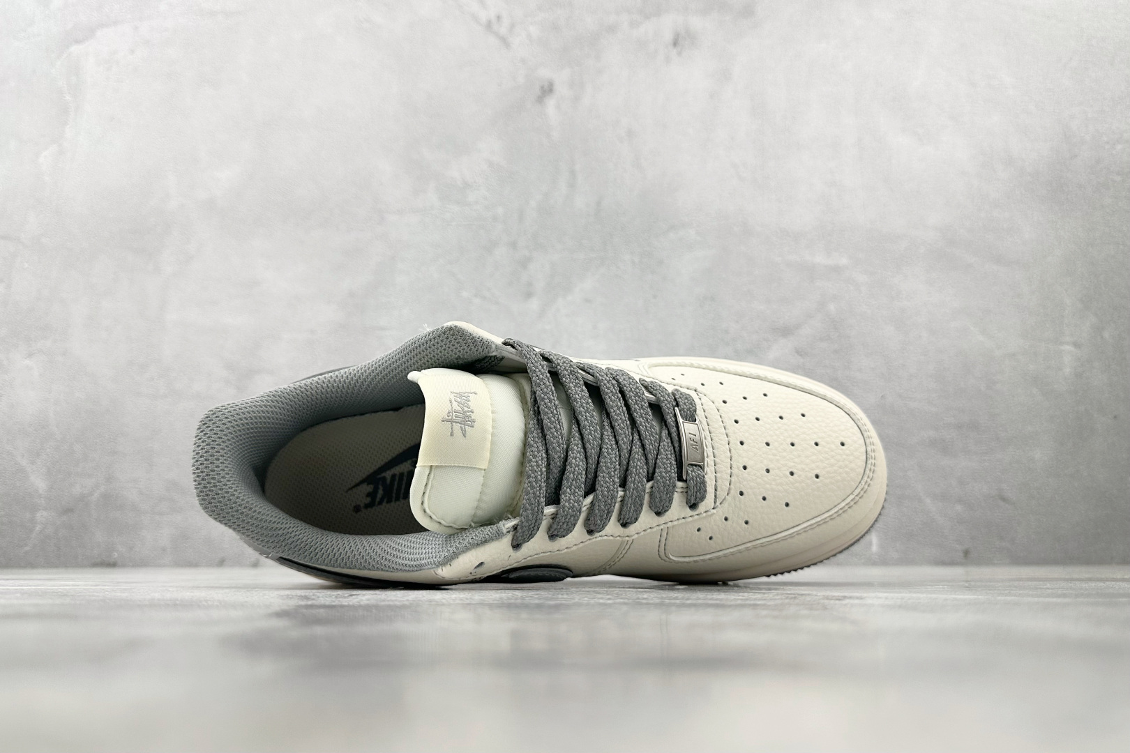 Nike Air Force 1'07 斯图西 联名 米白灰 HH7518-060