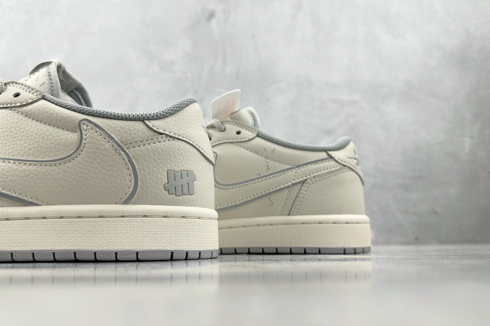 定制 Air Jordan 1 Low ow SP UNDEFEATED 倒钩联名 米白 DF1845-532