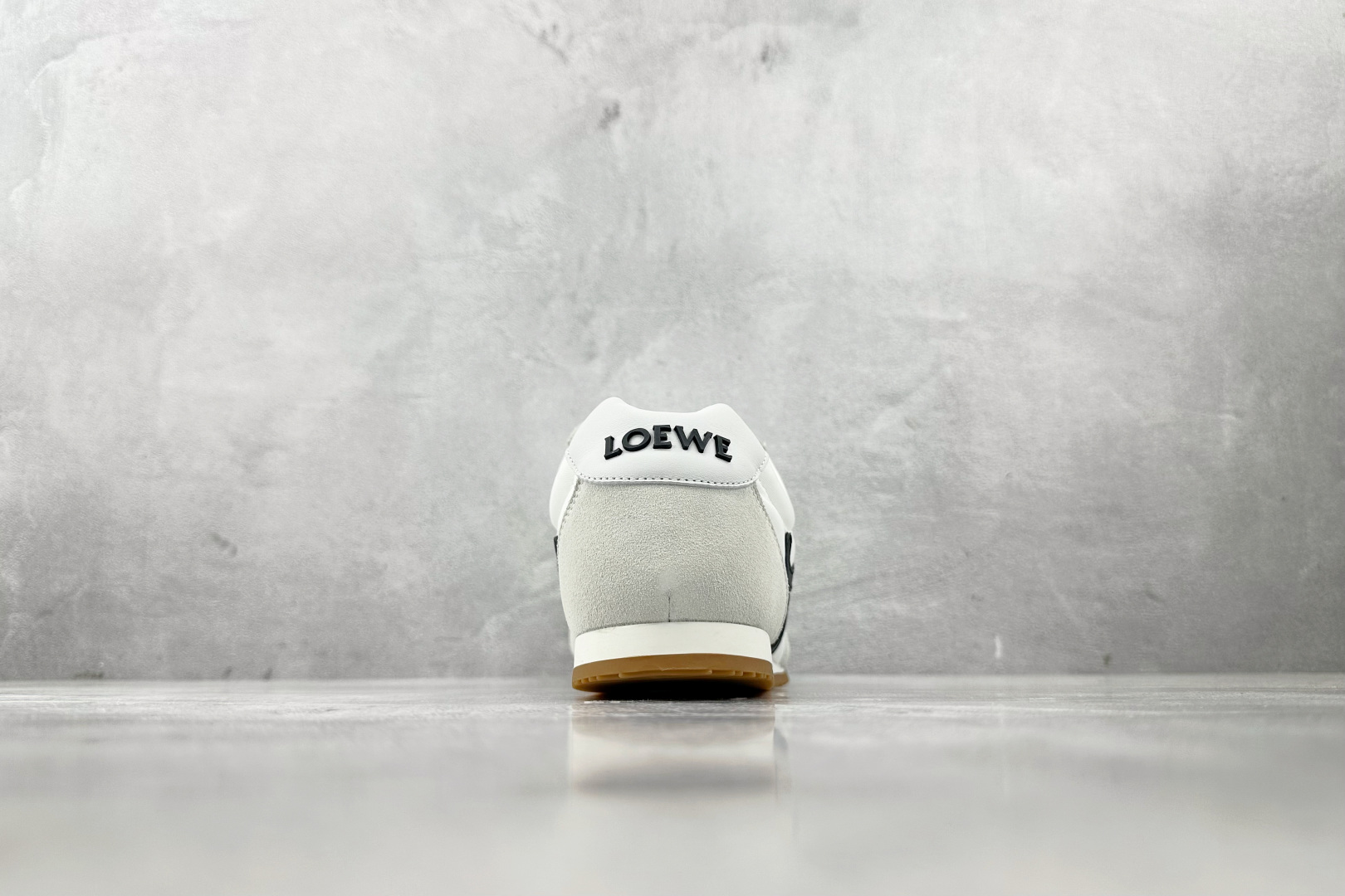 LOEWE罗意威 Ballet Runner 2.0 白色 M816282XB3-2101
