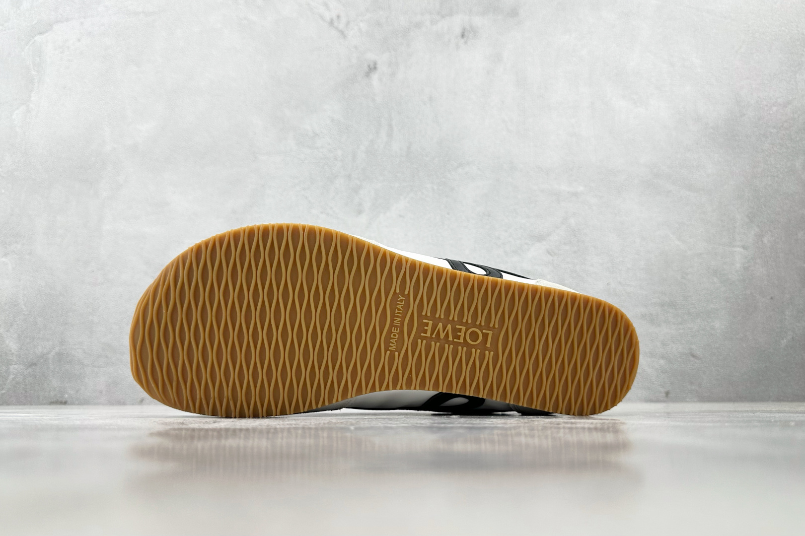 LOEWE罗意威 Ballet Runner 2.0 白色 M816282XB3-2101