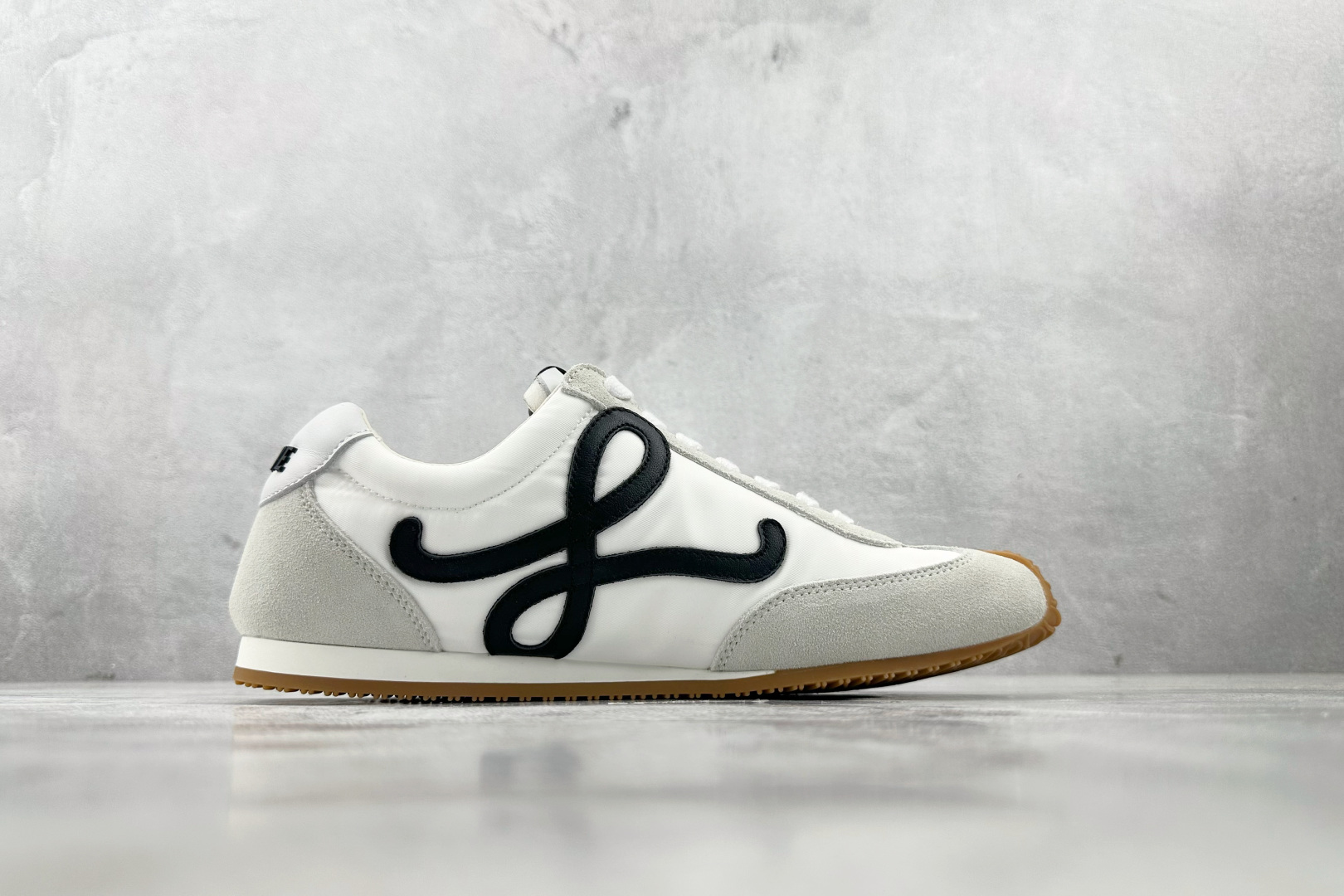 LOEWE罗意威 Ballet Runner 2.0 白色 M816282XB3-2101