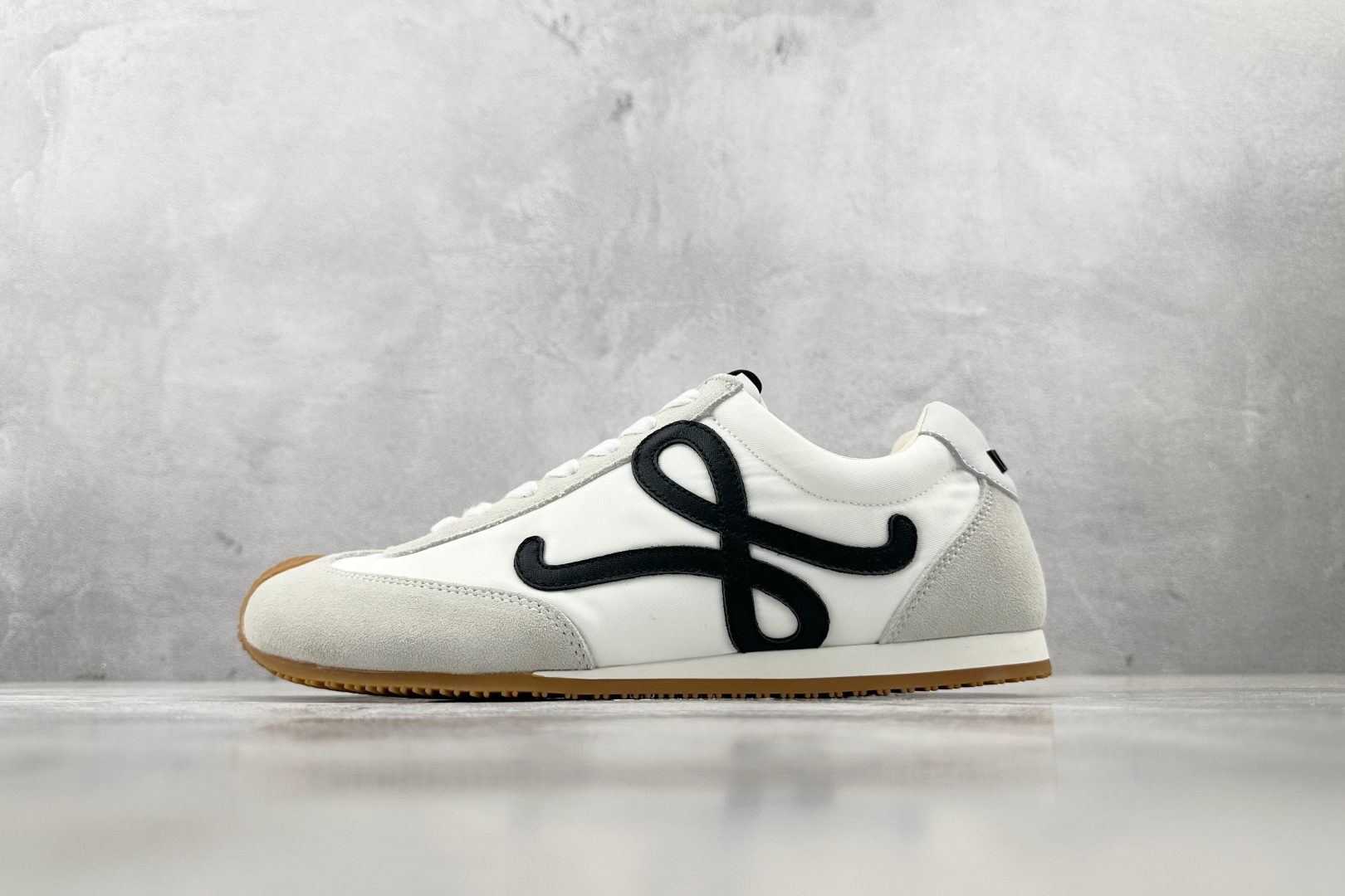 LOEWE罗意威 Ballet Runner 2.0 白色 M816282XB3-2101