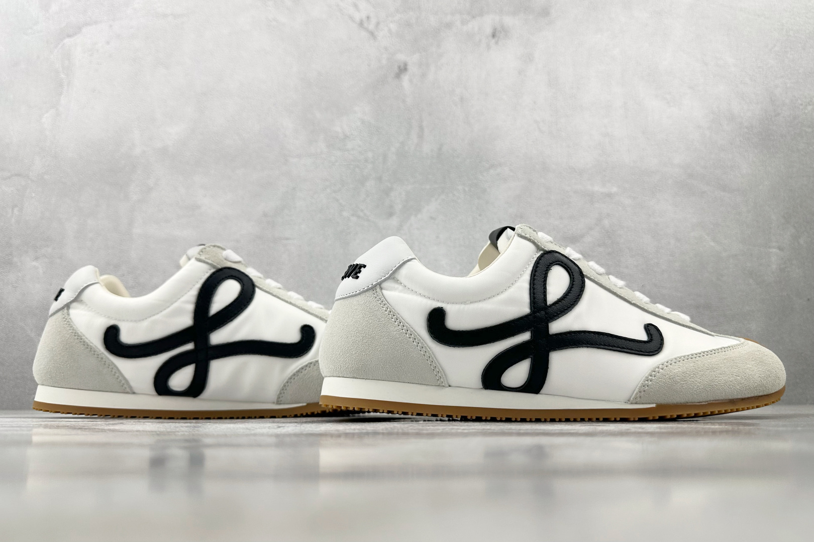 LOEWE罗意威 Ballet Runner 2.0 白色 M816282XB3-2101