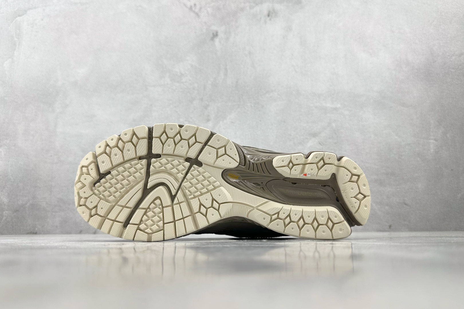 240 大厂出品 New Balance NB 1906R 棕褐色 U1906ROB
