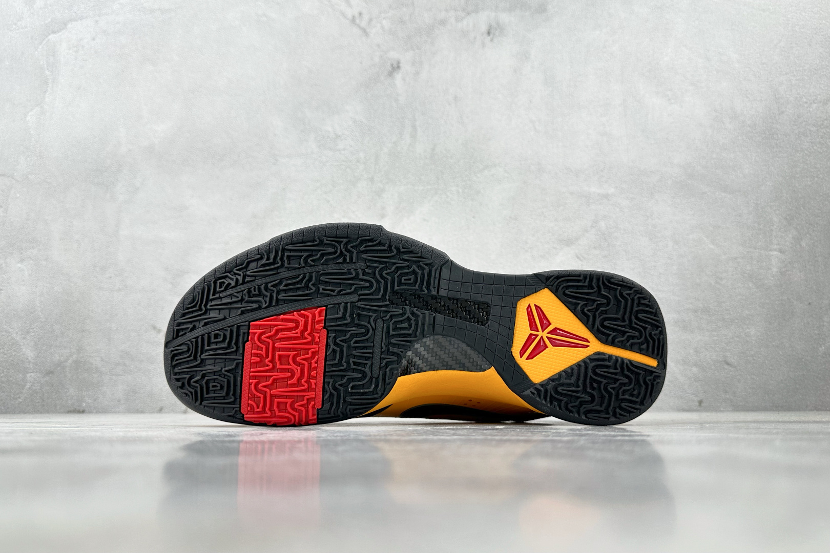 Nike Zoom Kobe 5 Protro ”Bruce Lee” 李小龙 黑黄 CD4991-700