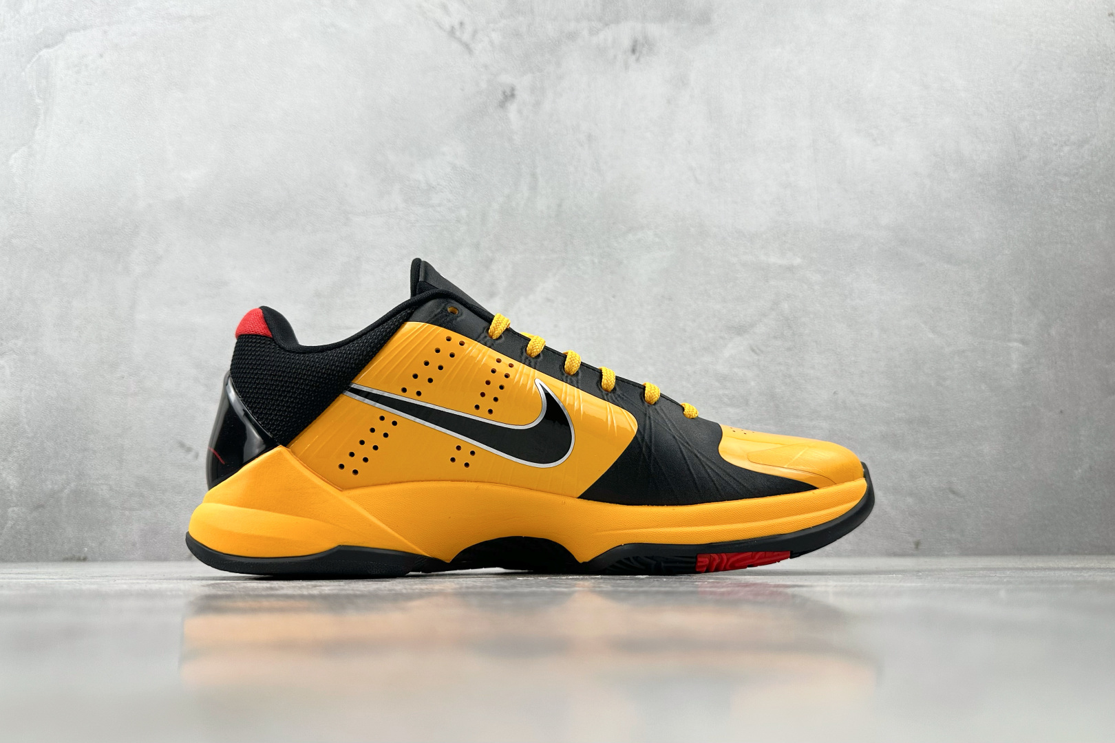 Nike Zoom Kobe 5 Protro ”Bruce Lee” 李小龙 黑黄 CD4991-700