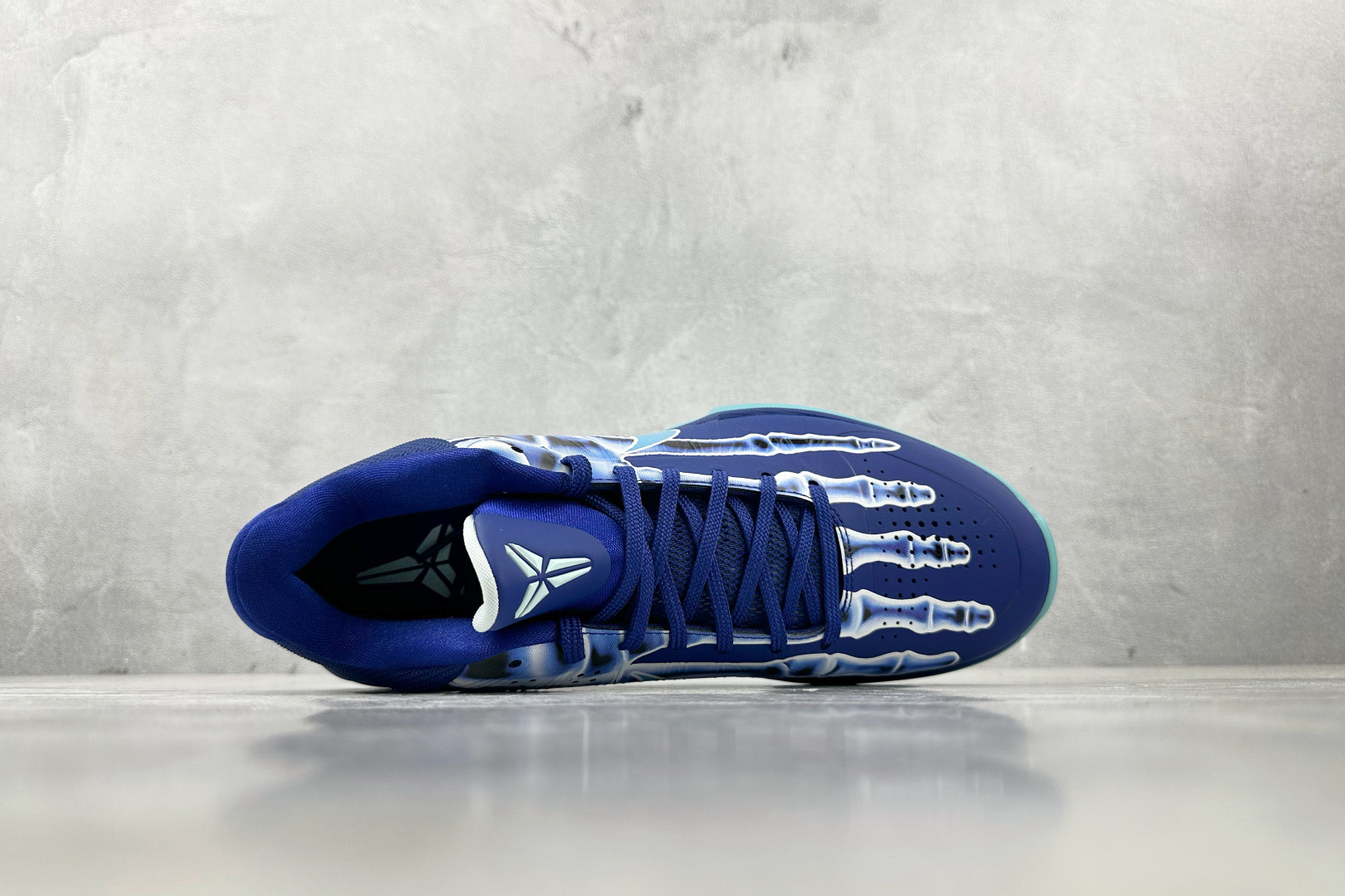 Star 
Nike Zoom Kobe 5 Protro “X-Ray” 蓝色

货号：HJ4303-