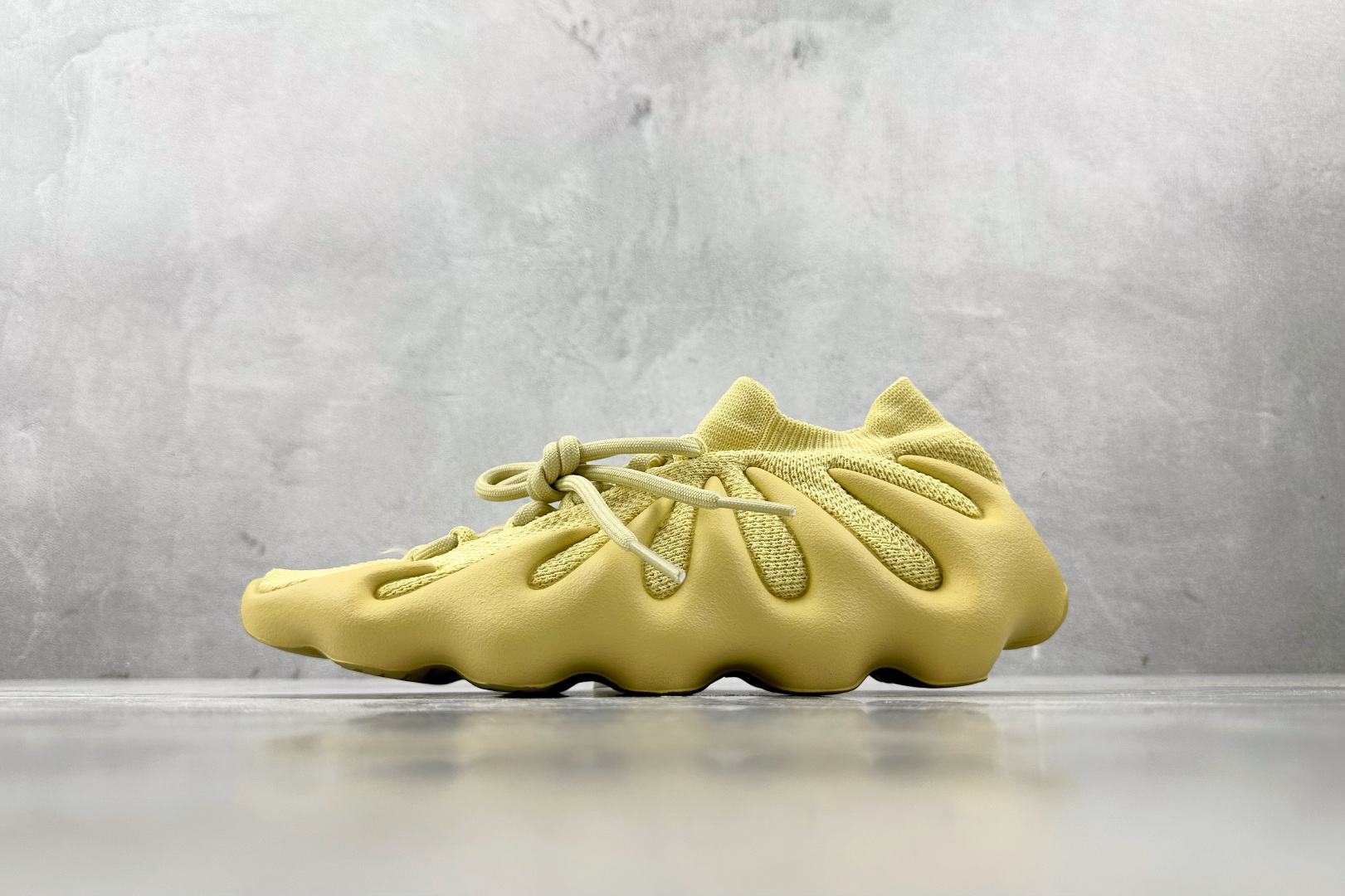 S2 
纯原生产线  adidas originals Yeezy 450 sulfur 枯叶黄

货号
