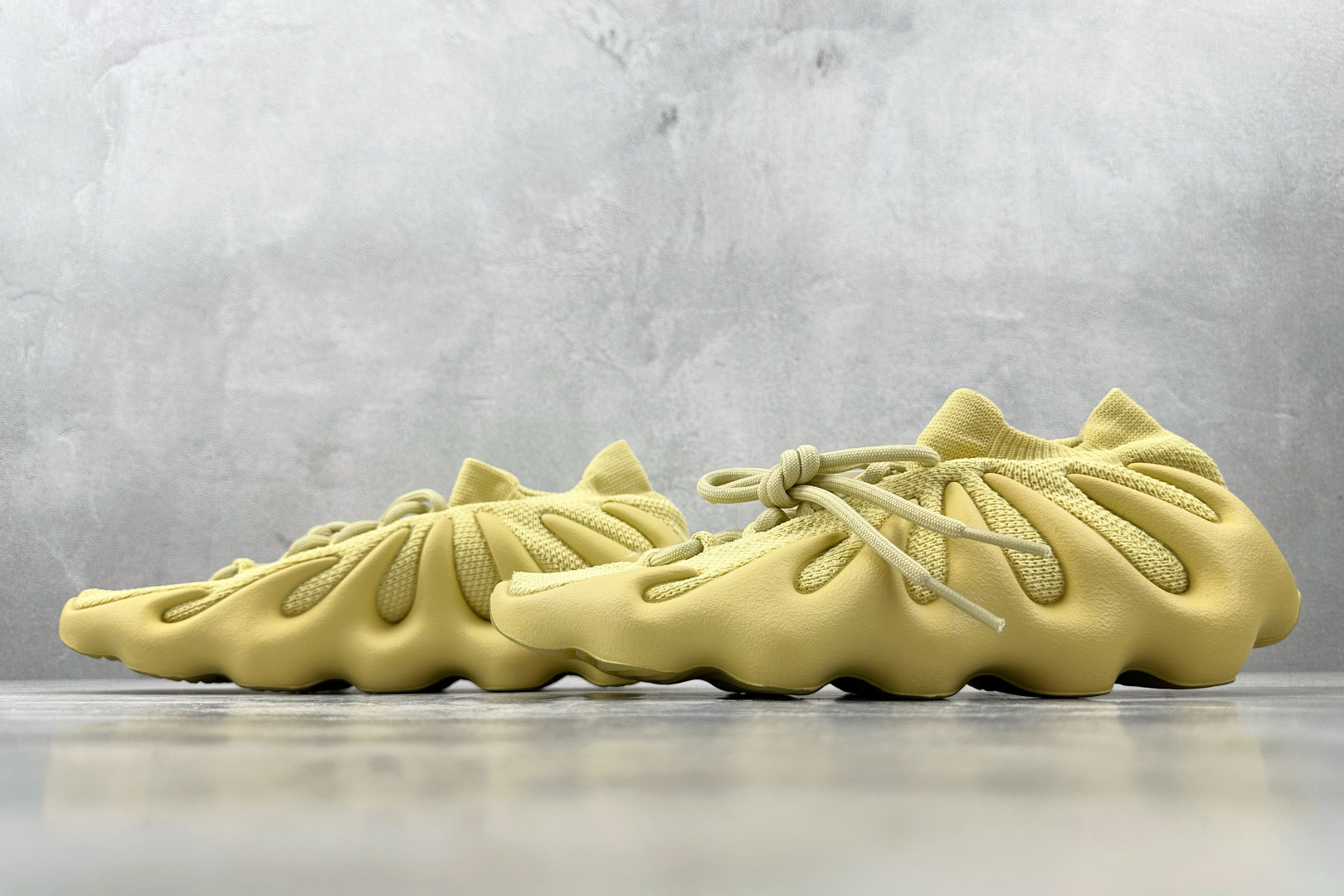 S2 
纯原生产线  adidas originals Yeezy 450 sulfur 枯叶黄

货号