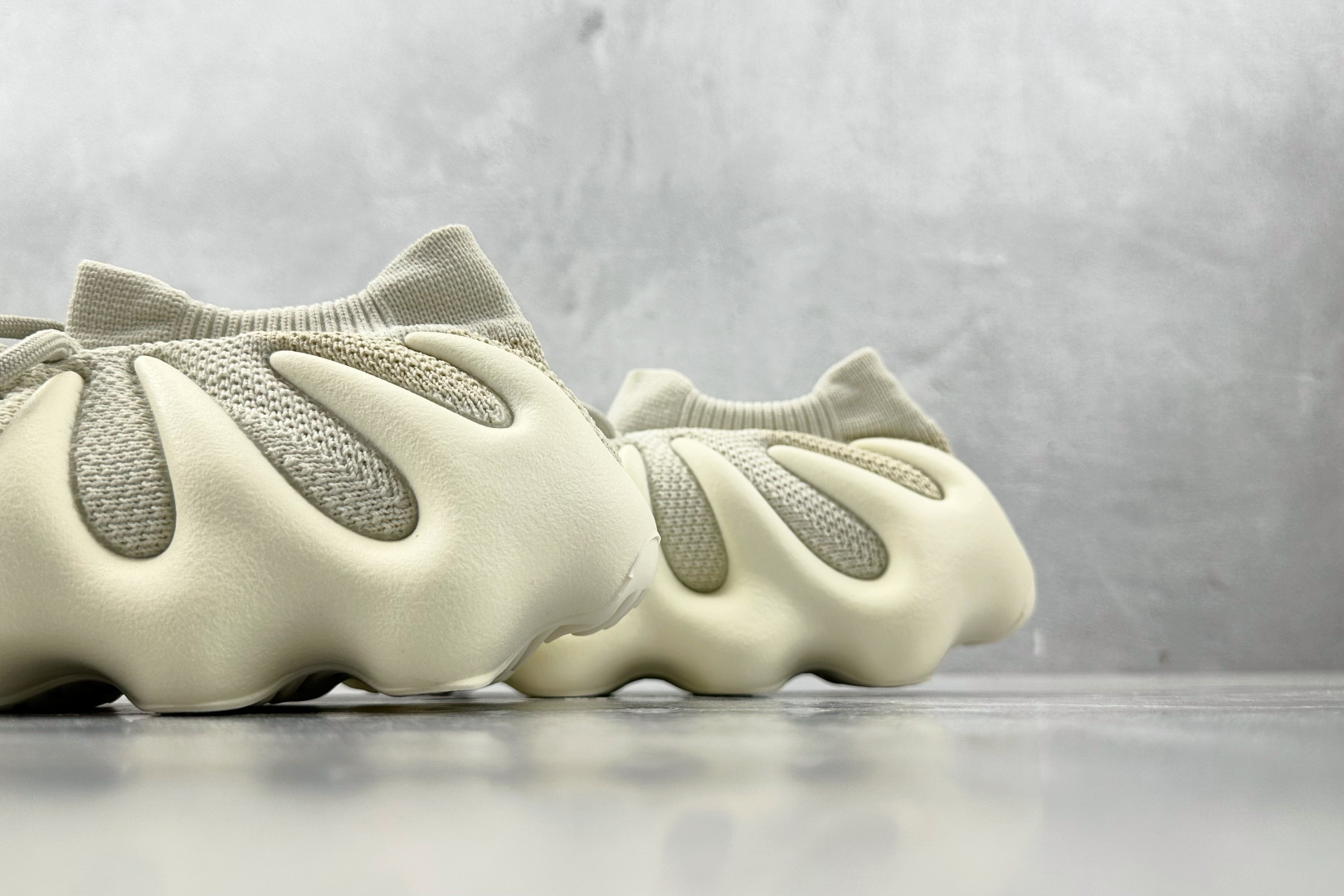 纯原生产线 adidas originals Yeezy 450 白云”Cloud White”灰白 H68038