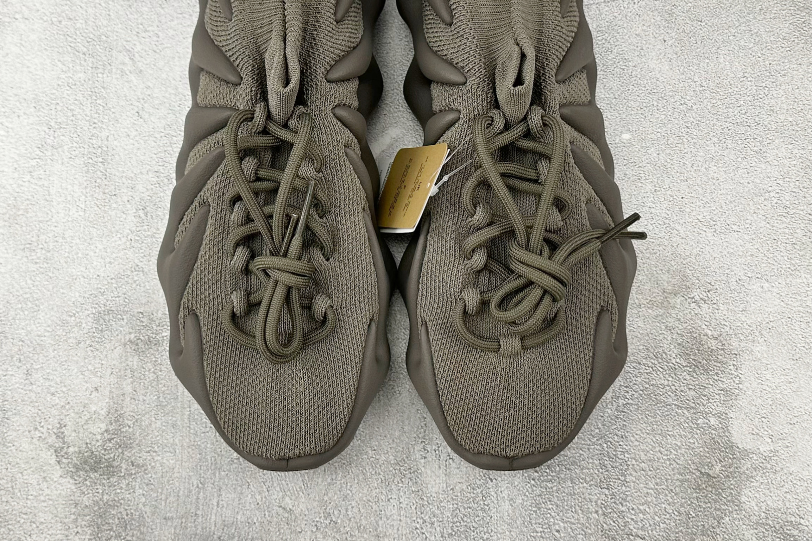 S2 
纯原生产线  adidas originals Yeezy 450 cinder 褐色

货号：