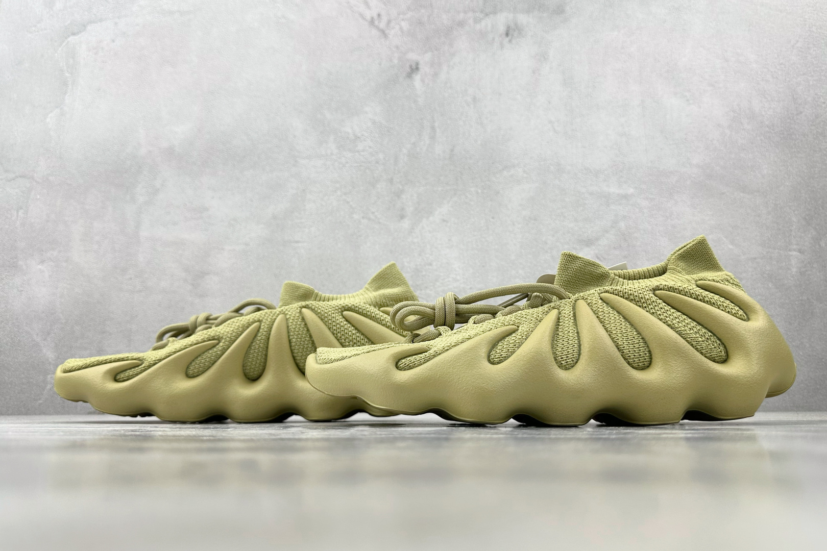 纯原生产线 adidas originals Yeezy 450 树脂 ”Resin” 灰胡绿 GY4110