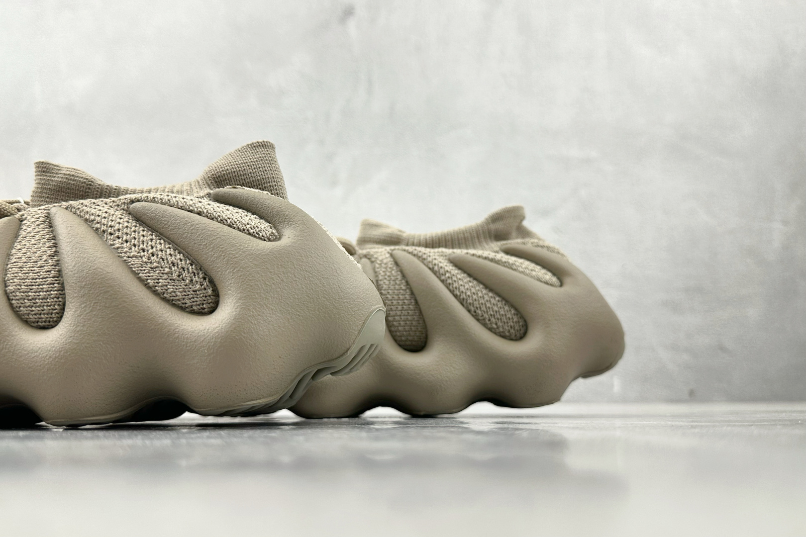 纯原生产线 adidas originals Yeezy 450 浅灰色”Stone Flax” 浅褐色 ID1623
