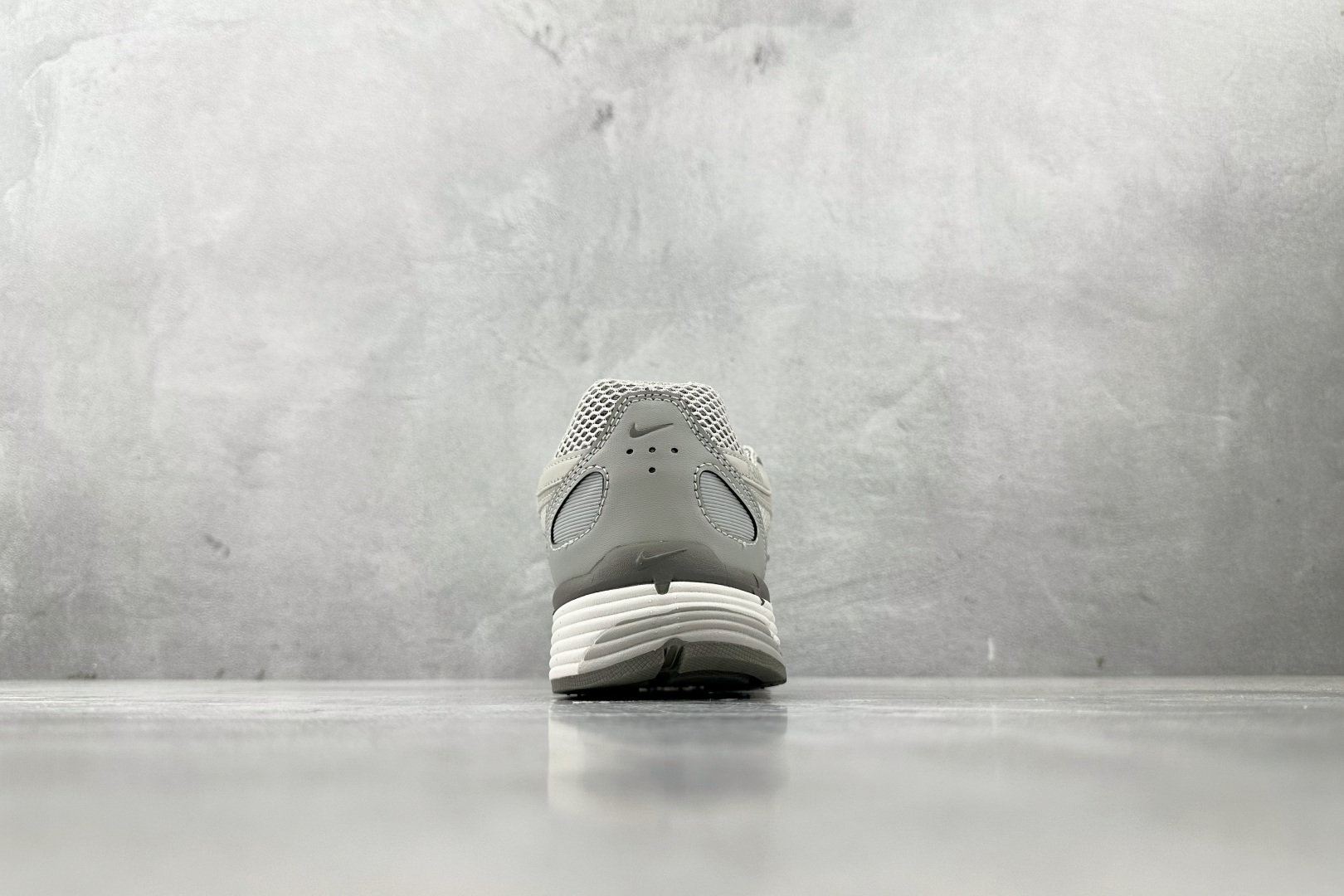 K 版
综合版 Nike P-6000 PRM NA 灰色

货号：FN6837-012
尺码：36 3