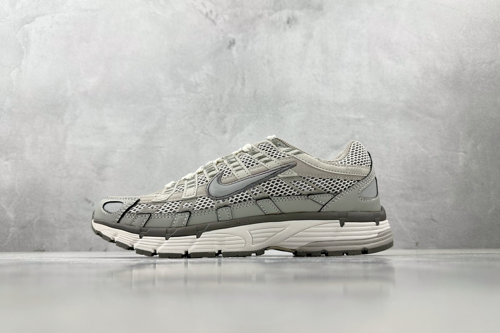 K 版
综合版 Nike P-6000 PRM NA 灰色

货号：FN6837-012
尺码：36 3