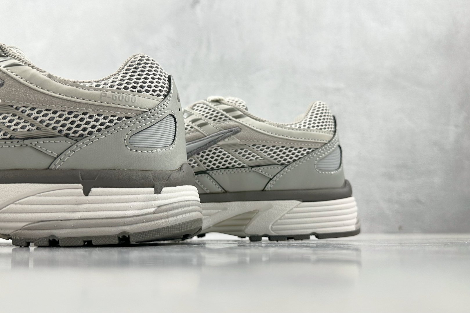 K 版
综合版 Nike P-6000 PRM NA 灰色

货号：FN6837-012
尺码：36 3
