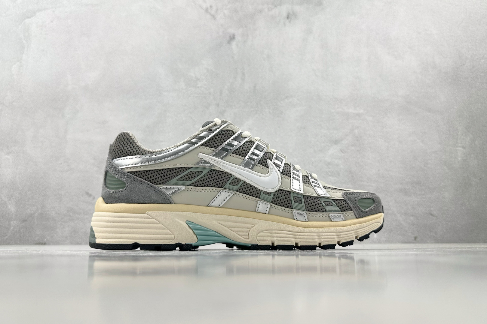 K 版
综合版 Nike P-6000 白银

货号：FN7509-029
尺码：36 36.5 37 