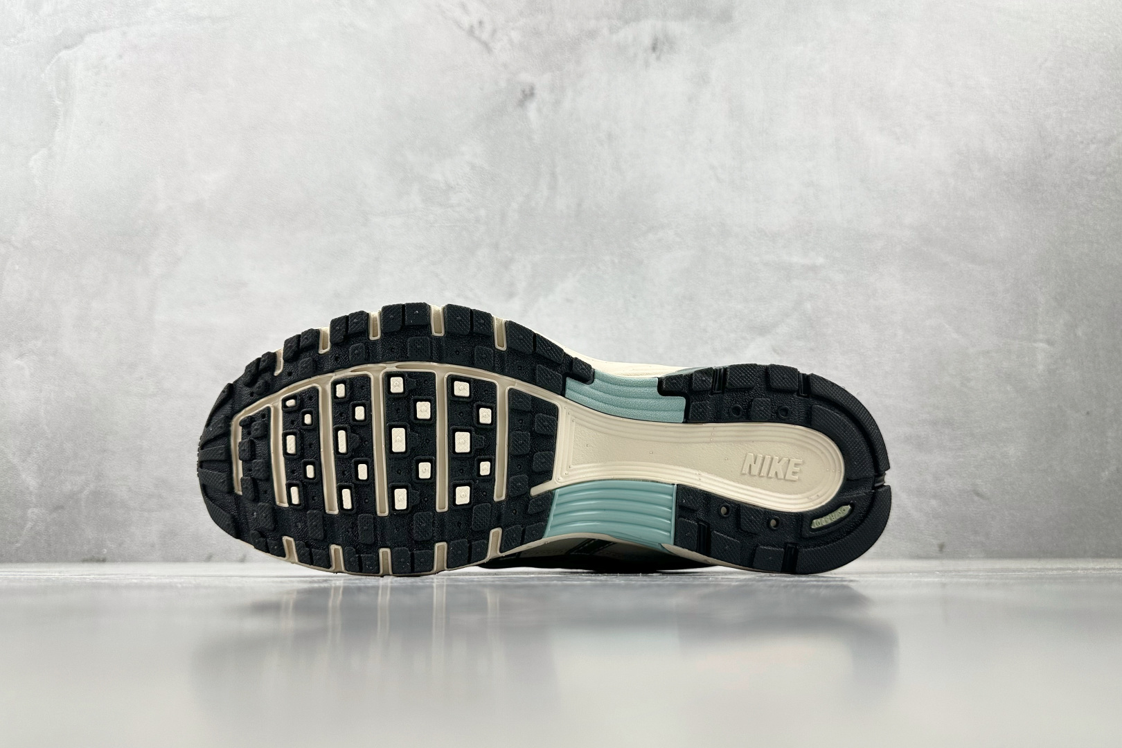 K 版
综合版 Nike P-6000 白银

货号：FN7509-029
尺码：36 36.5 37 