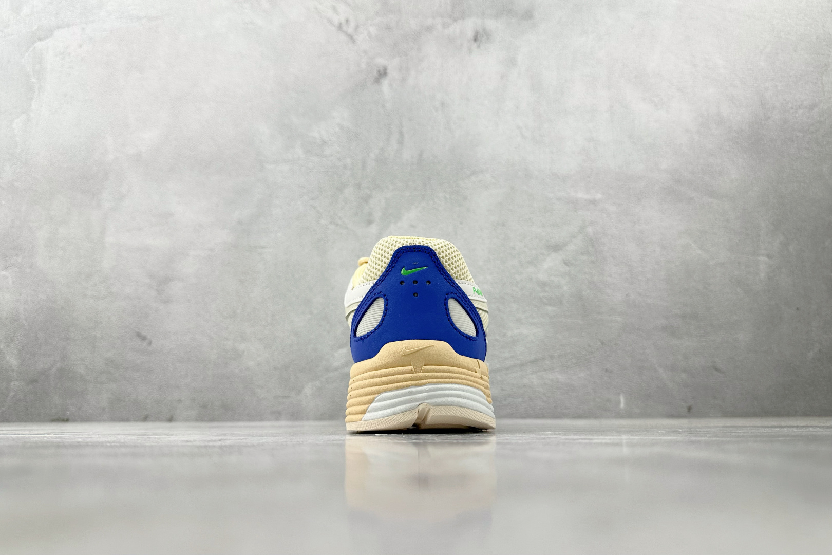 K 版
综合版  Nike P-6000 Athletic Department帆白

货号：FJ544