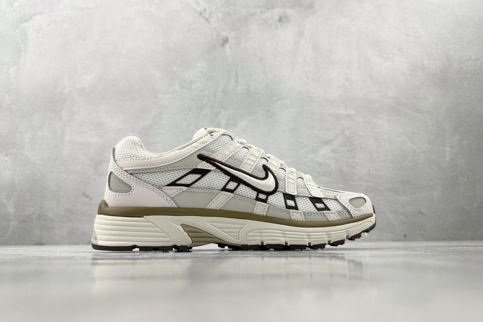 K 版
综合版  Nike P-6000 米白褐绿

货号：HF0728-201
尺码：36 36.5 