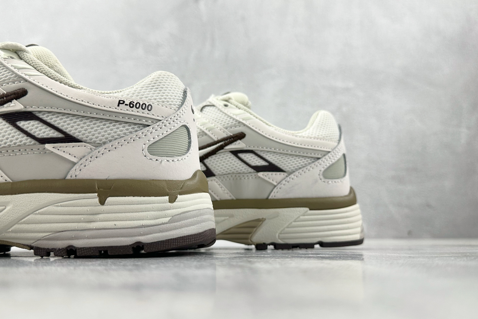 K 版
综合版  Nike P-6000 米白褐绿

货号：HF0728-201
尺码：36 36.5 