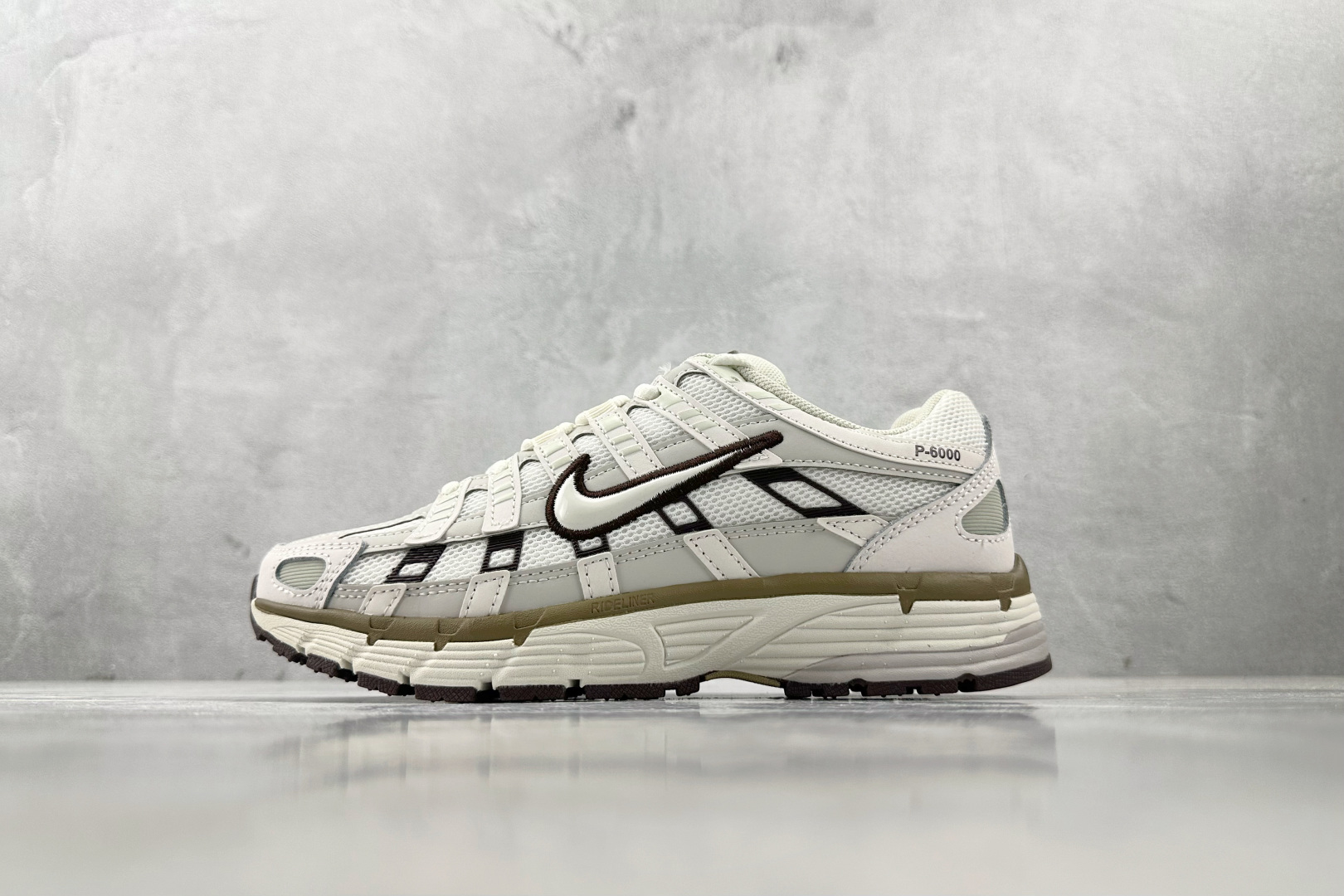 K 版
综合版  Nike P-6000 米白褐绿

货号：HF0728-201
尺码：36 36.5 