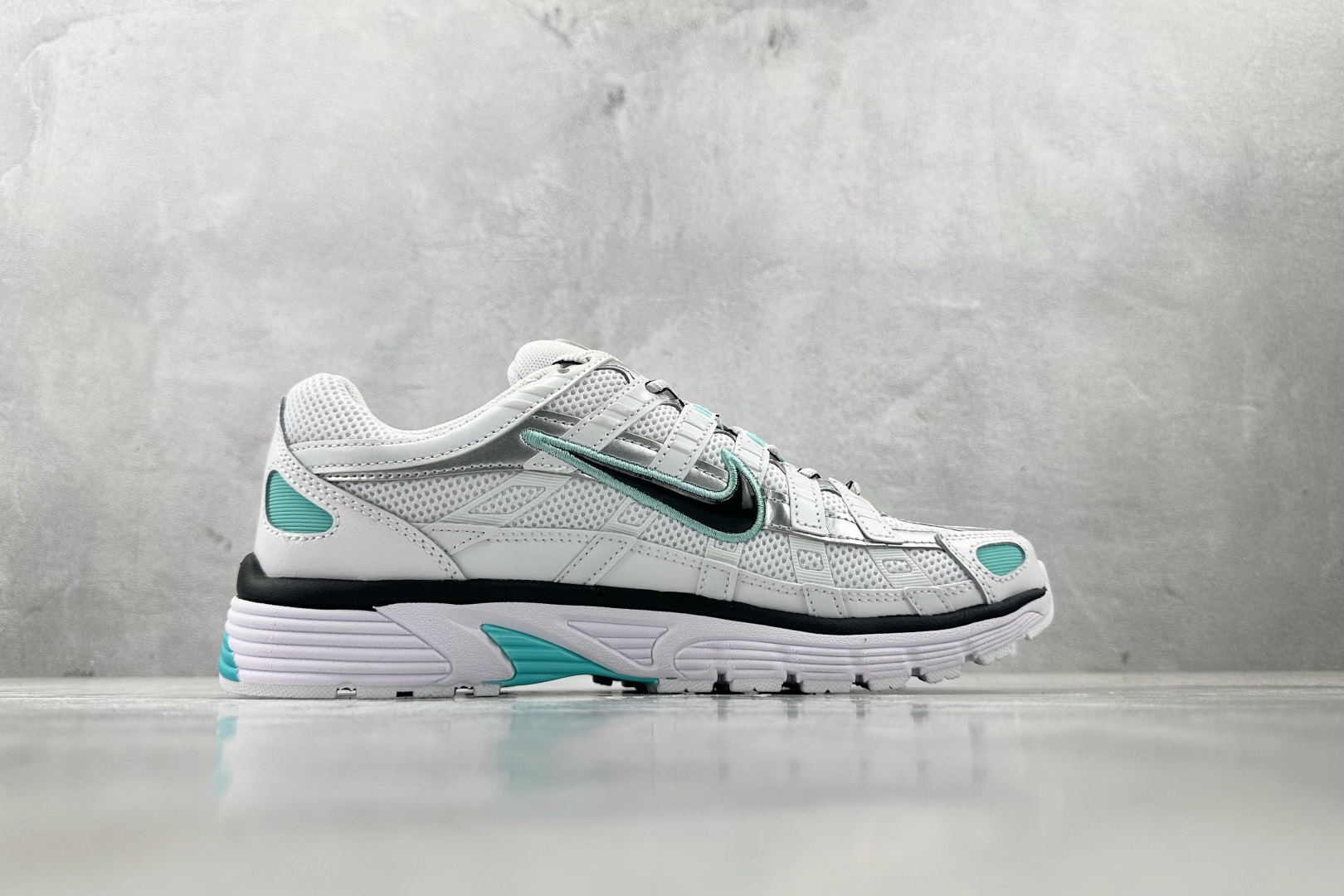 K 版
综合版  Nike P-6000 青

货号：BV1021-104
尺码：36 36.5 37 